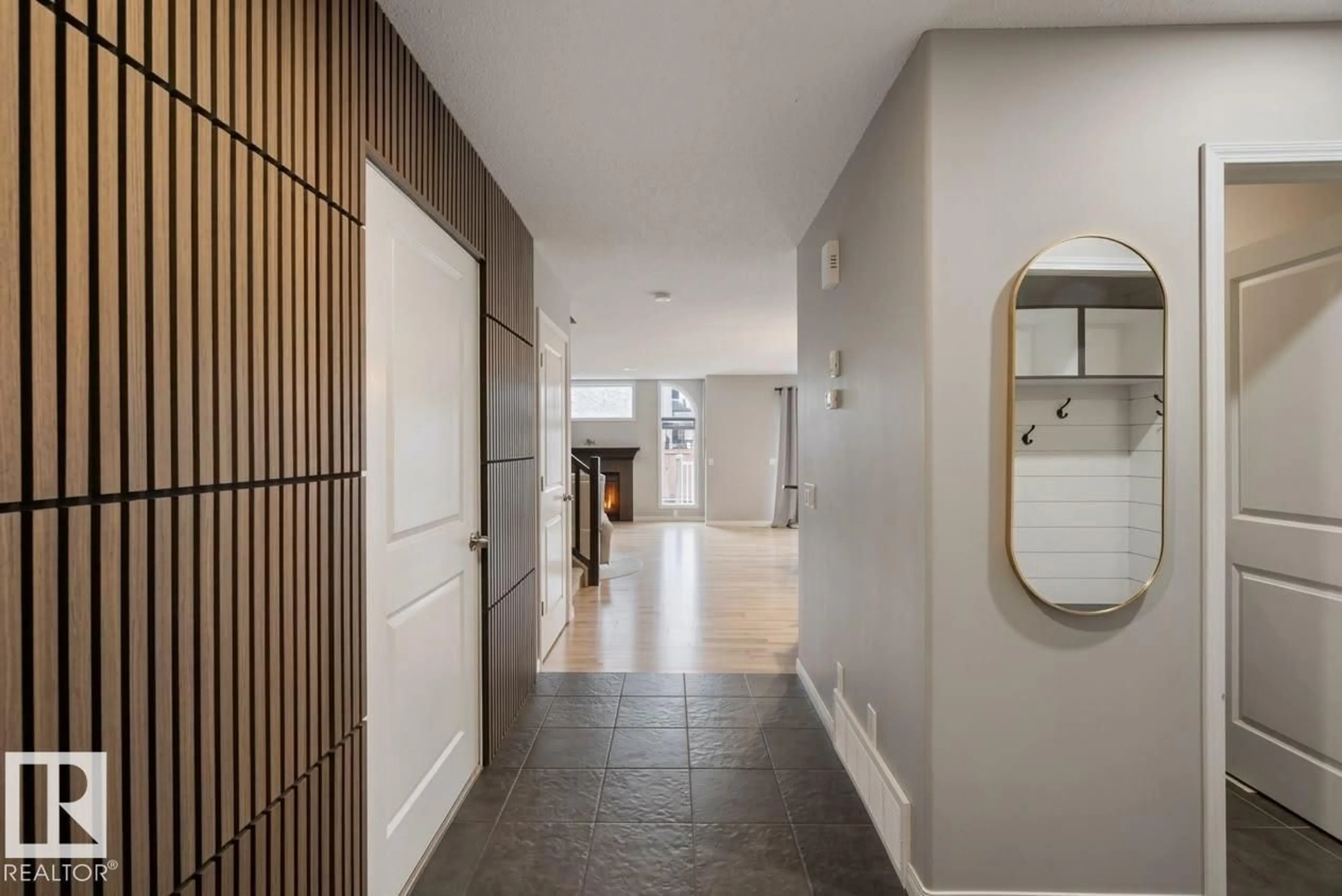 Indoor entryway for 628 FOXTAIL LN, Sherwood Park Alberta T8A4P2
