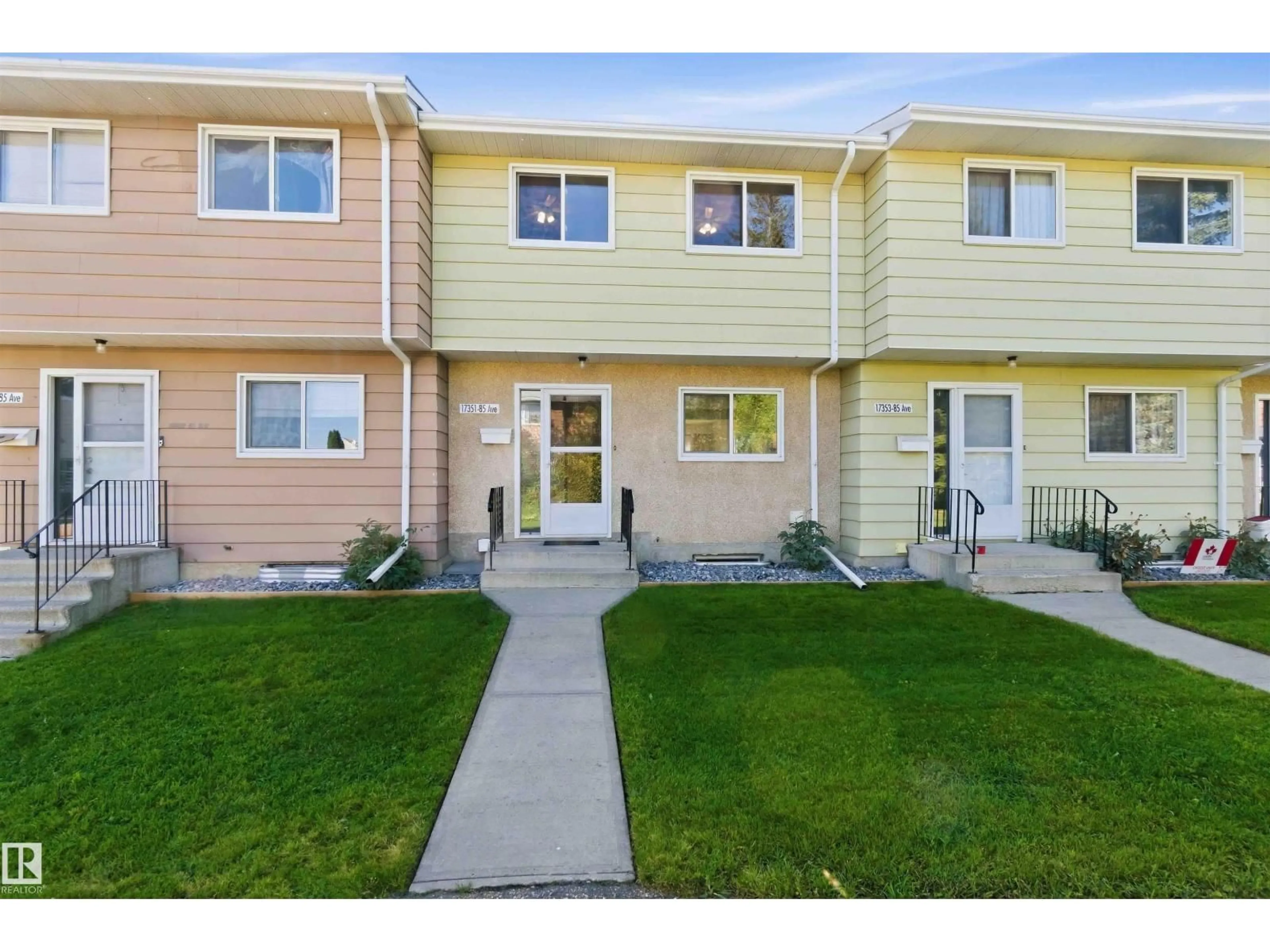 Home with vinyl exterior material, street for 17351 85 AV, Edmonton Alberta T5T0P7