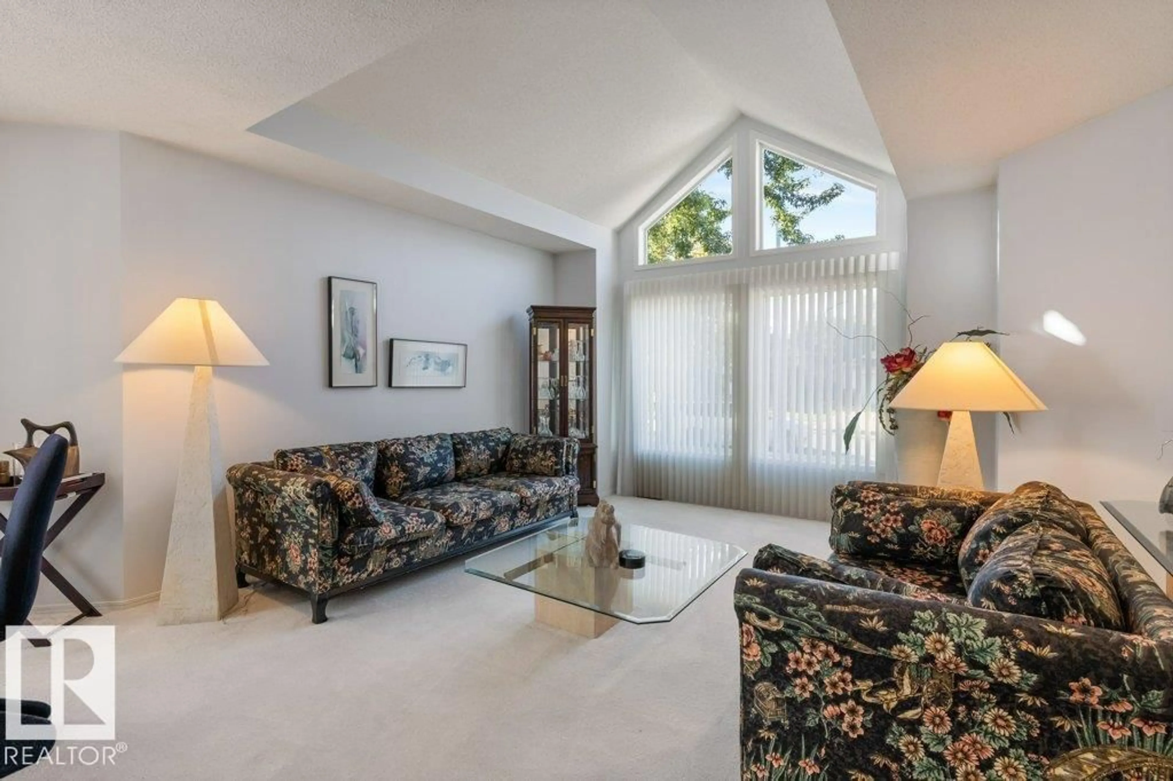 Living room with furniture, unknown for 5 ELLIOTT PL, St. Albert Alberta T8N5S5