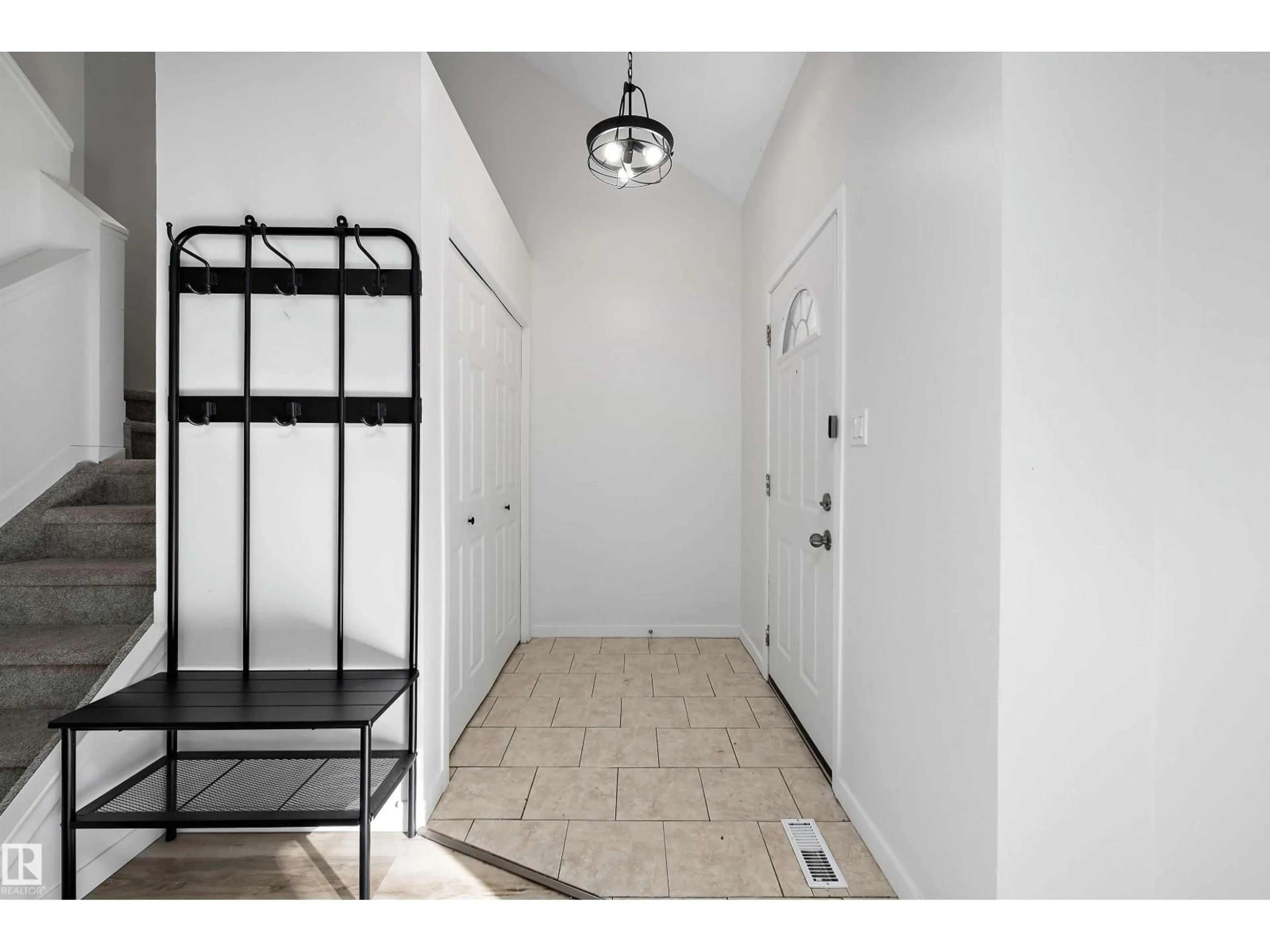 Indoor entryway for 11822 47 ST, Edmonton Alberta T5W2W8