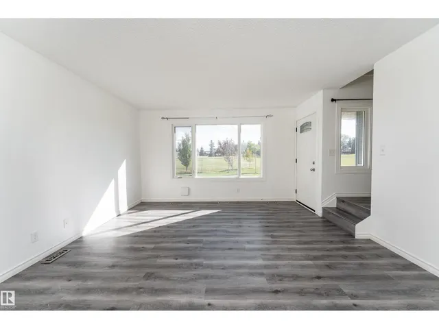 11363 22 AV, Edmonton 2