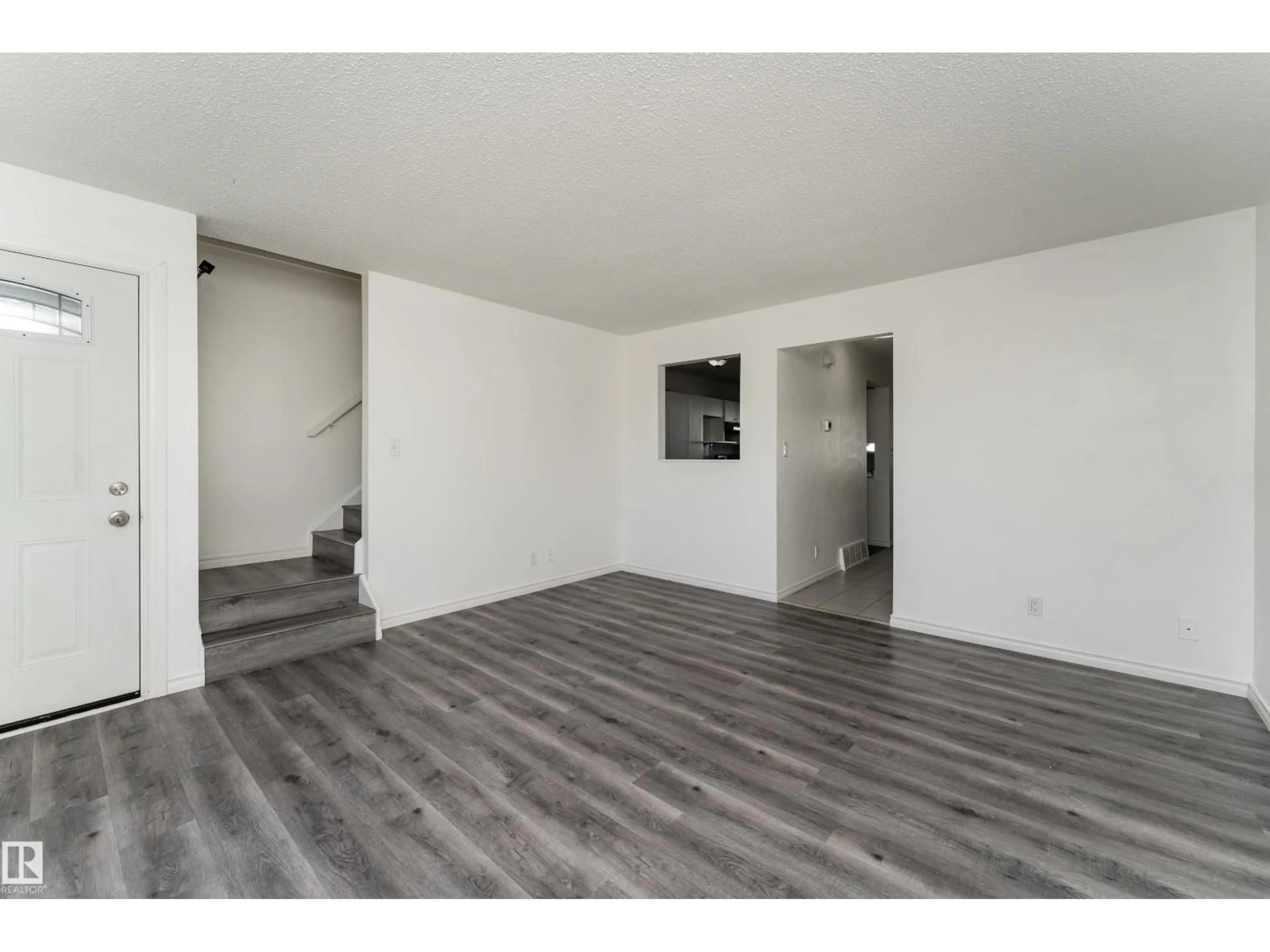 A pic of a room for 11363 22 AV, Edmonton Alberta T6J4V8