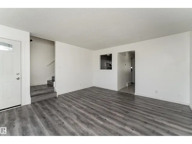 11363 22 AV, Edmonton 3