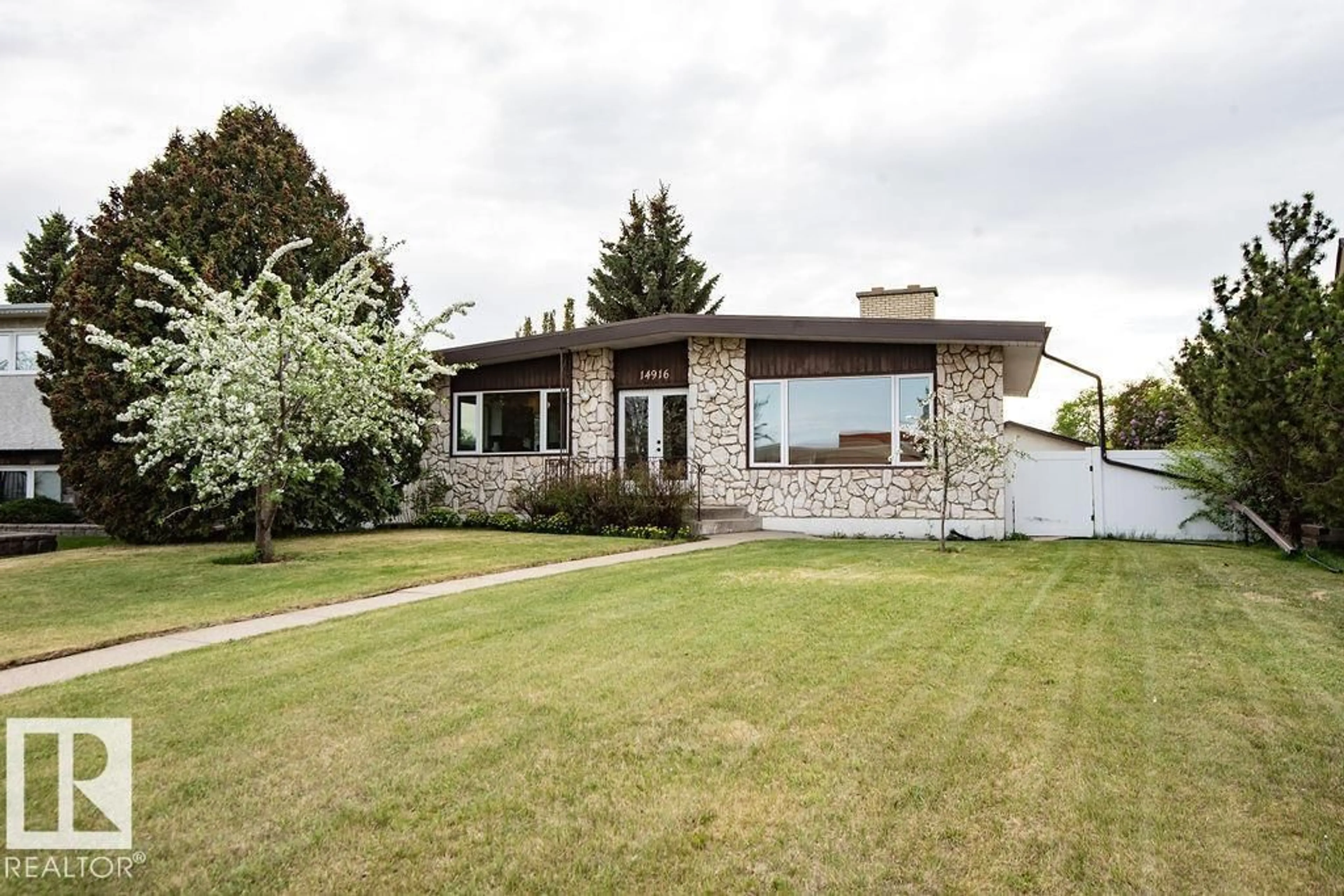 Unknown for 14916 94 ST, Edmonton Alberta T5E3W6