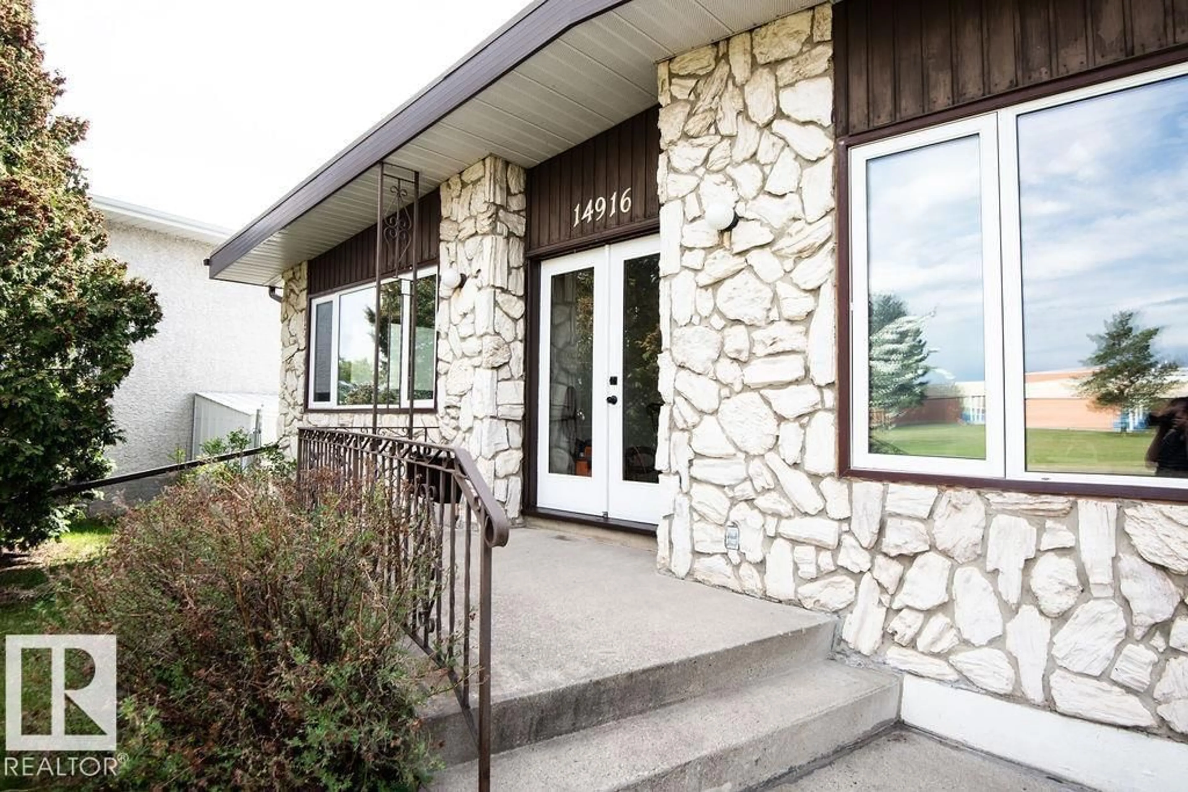 Unknown for 14916 94 ST, Edmonton Alberta T5E3W6