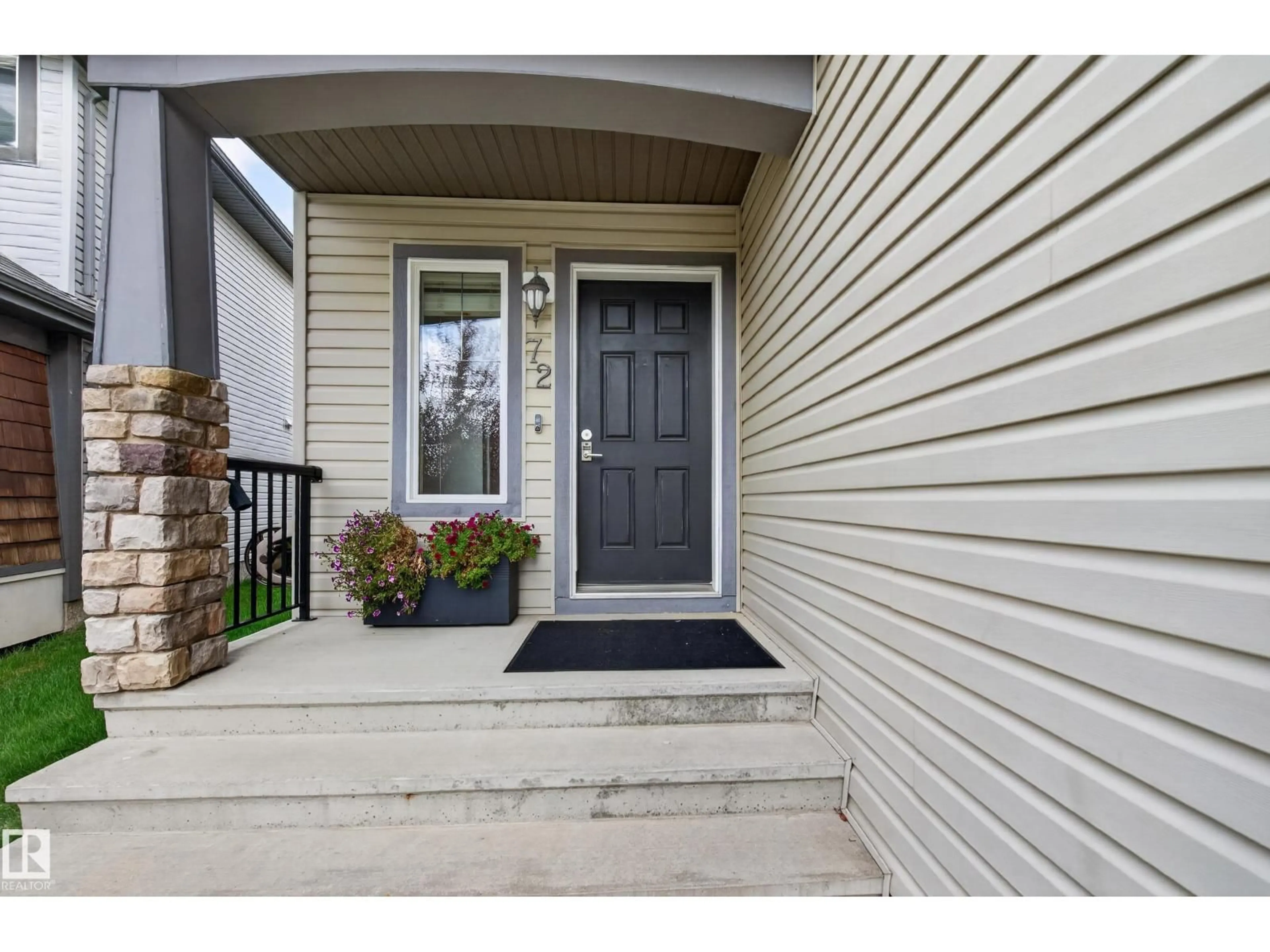 Indoor entryway for 72 BECKER CR, Fort Saskatchewan Alberta T8L0C1