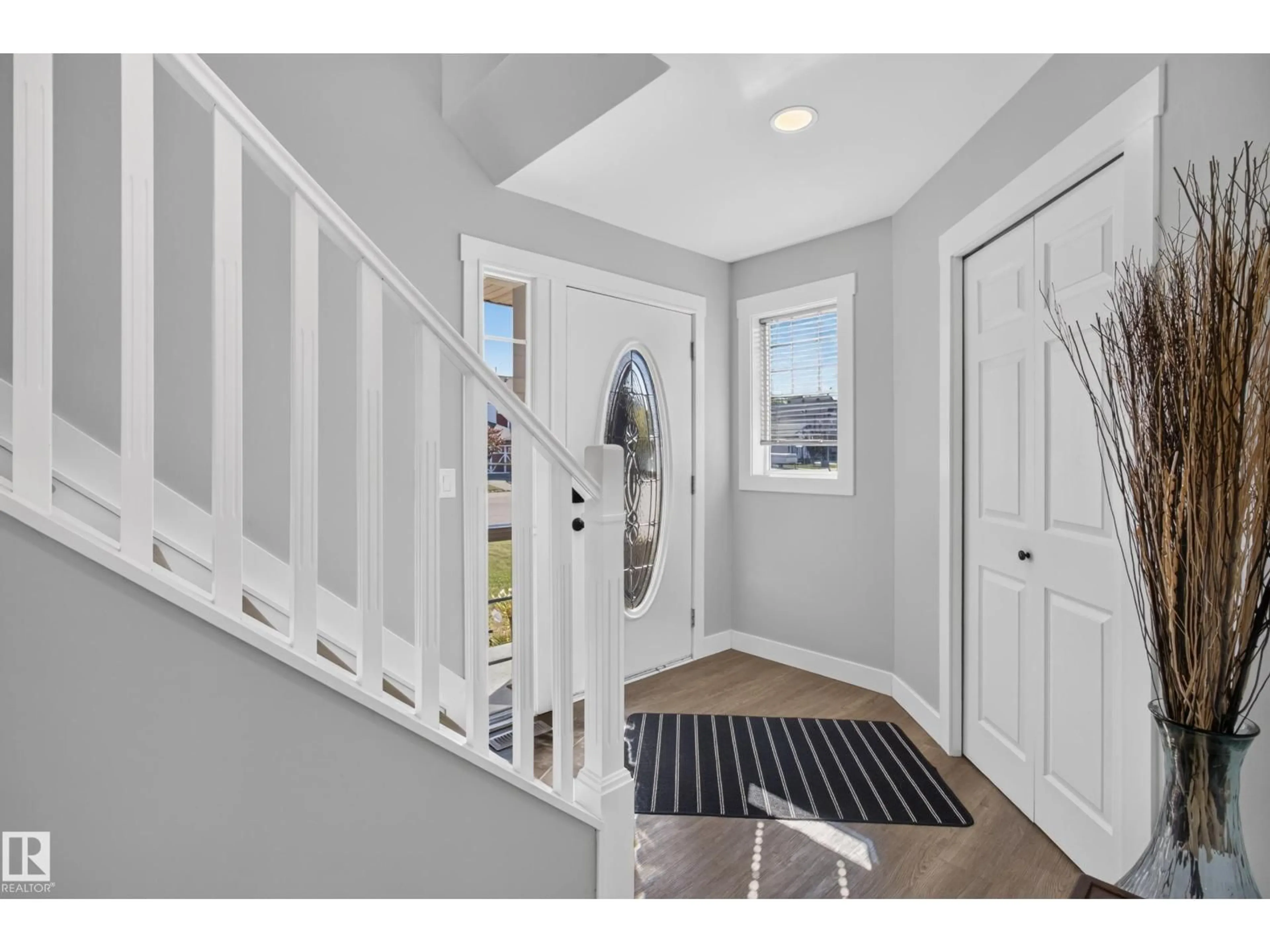 Indoor entryway for 347 ASCOTT CR, Sherwood Park Alberta T8T1A7