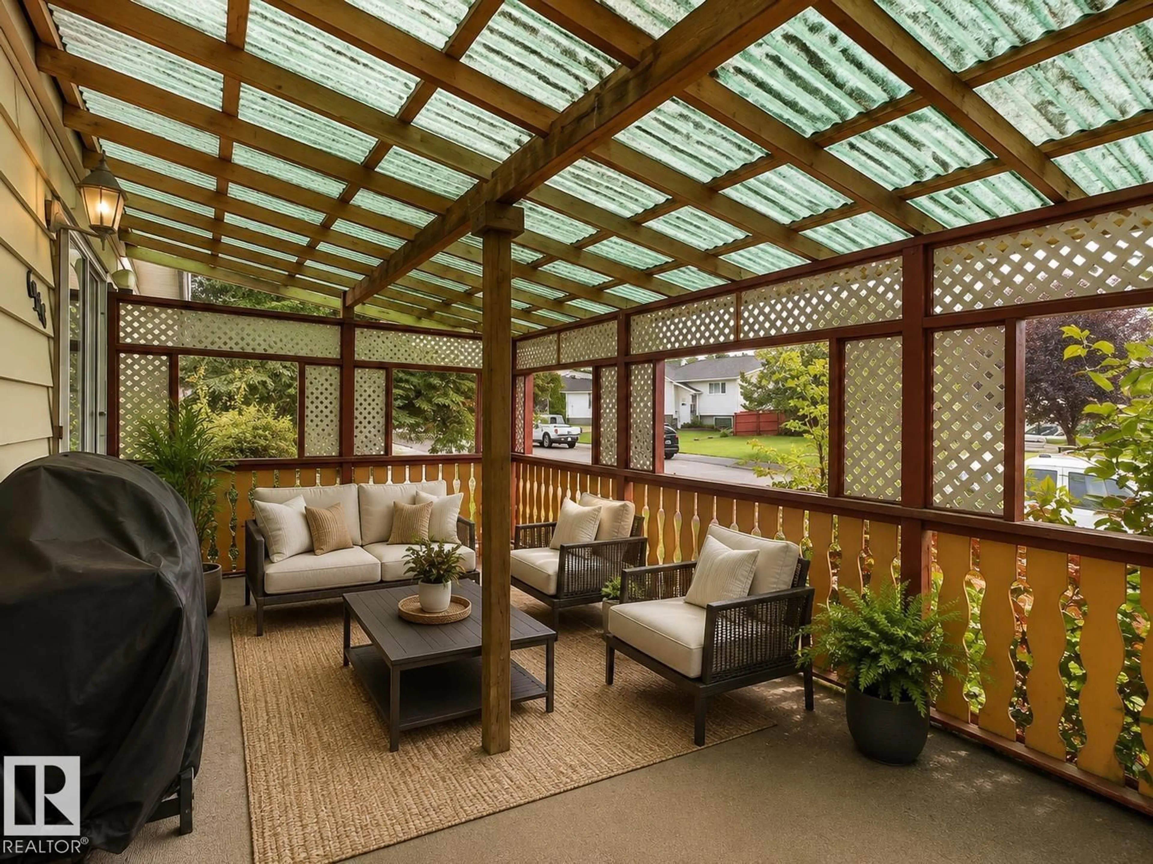 Patio, street for 6348 34A AV, Edmonton Alberta T6L1E4