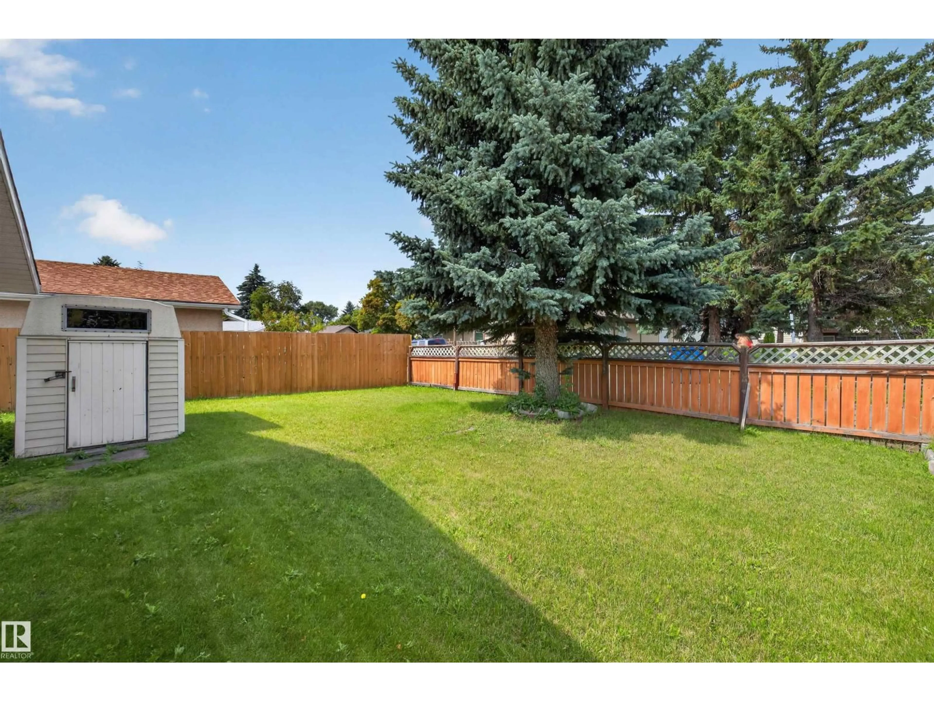 Patio, unknown for 6348 34A AV, Edmonton Alberta T6L1E4