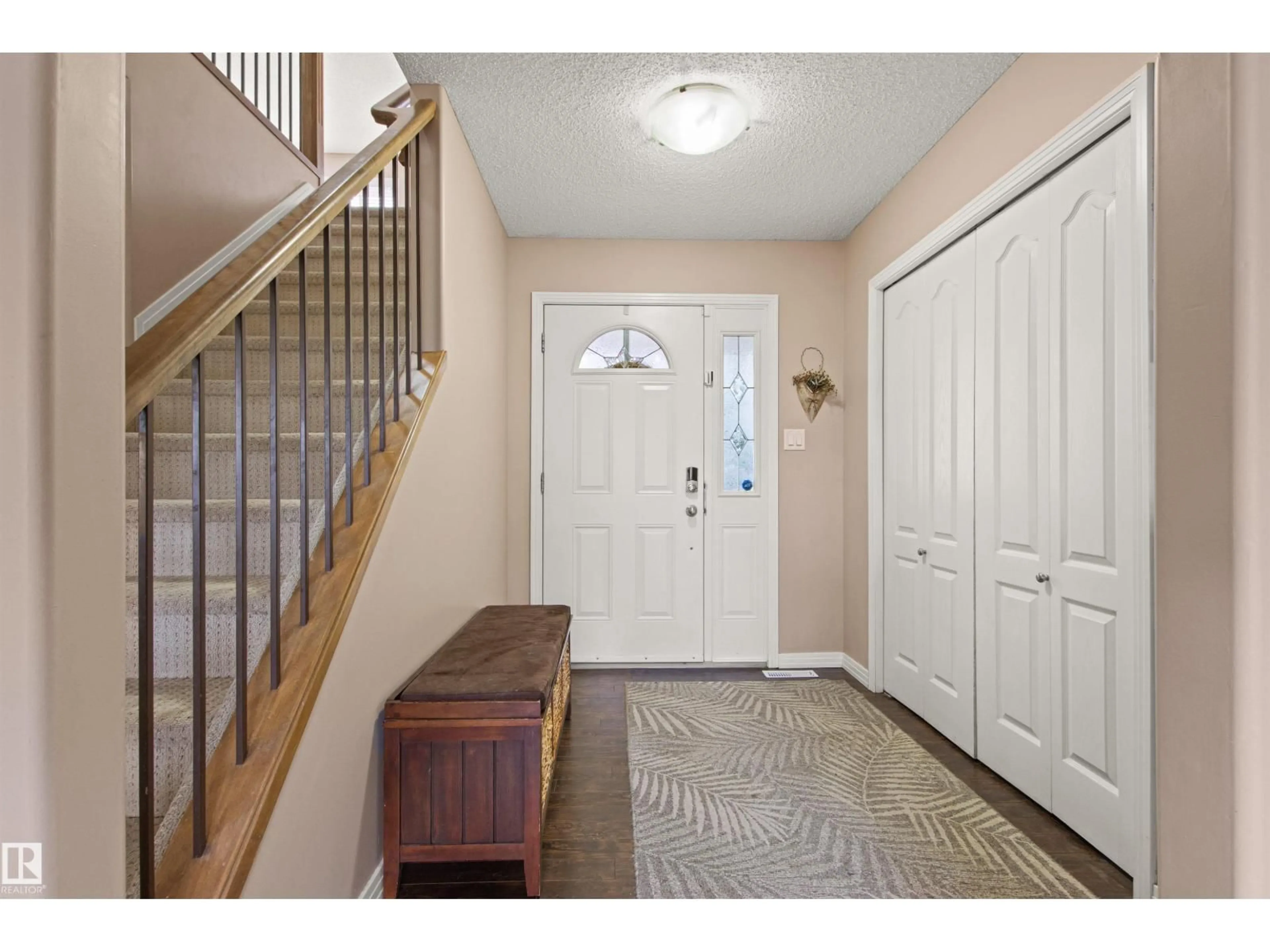 Indoor entryway for NW - 5214 205 ST, Edmonton Alberta T6M2Y6