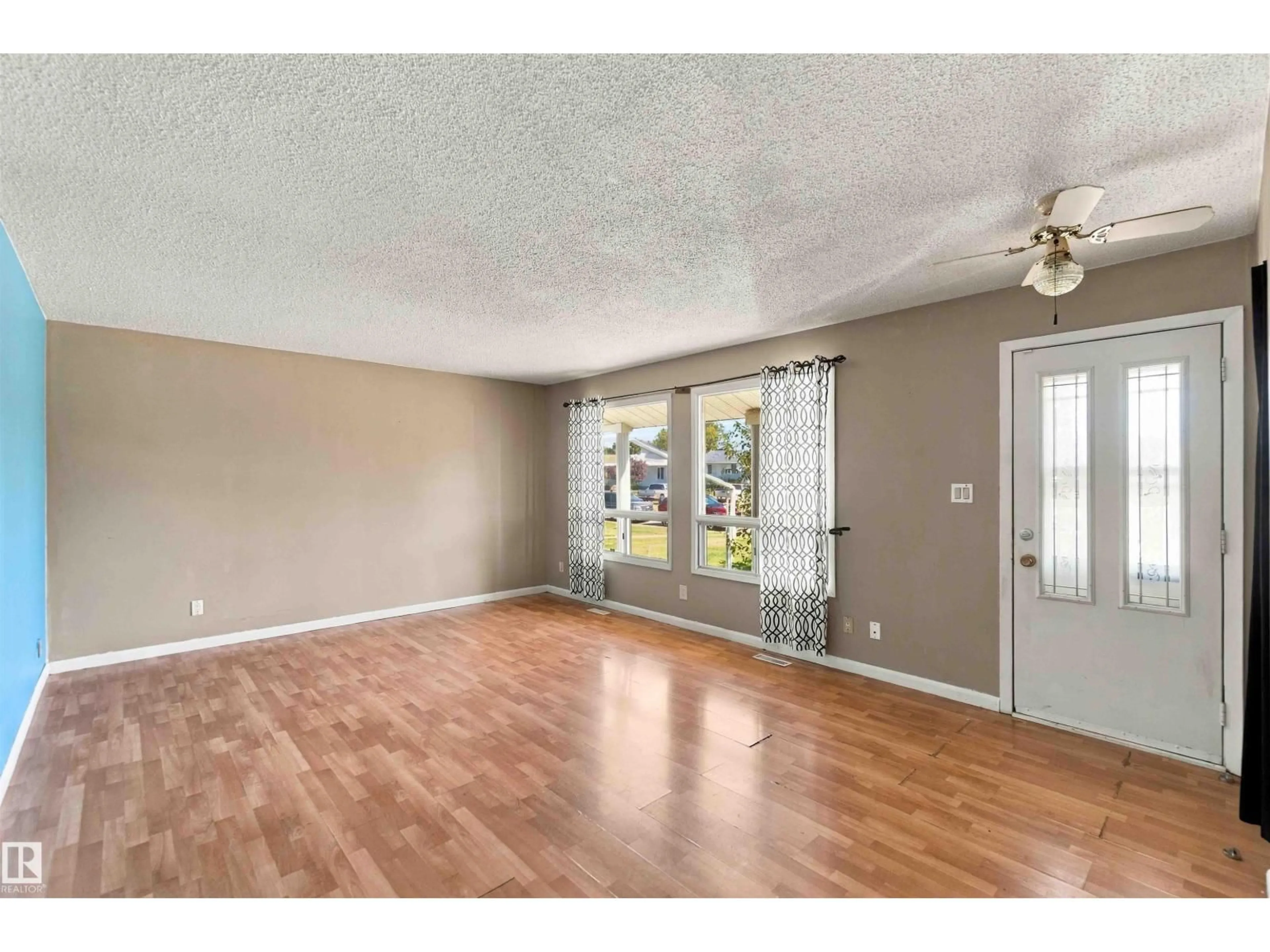A pic of a room for 5436 51 ST, Gibbons Alberta T0A1N0
