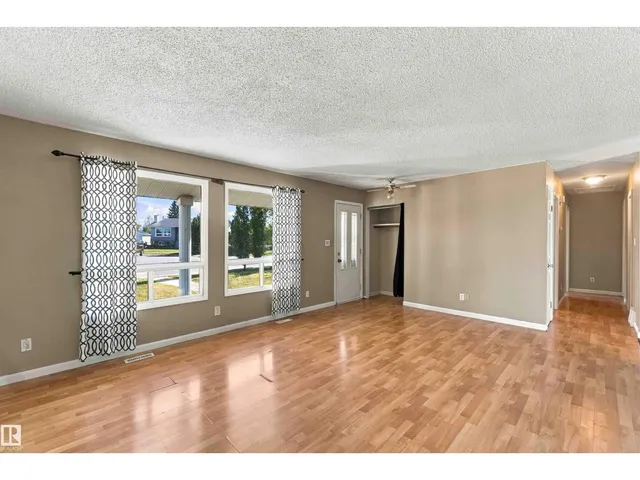 5436 51 ST, Gibbons 3