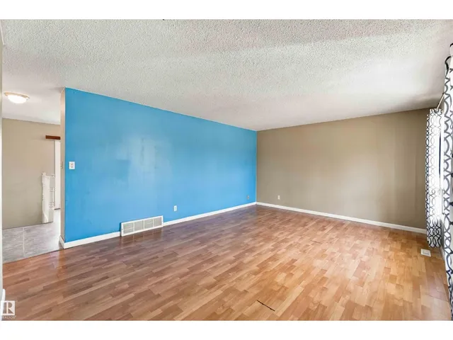 5436 51 ST, Gibbons 5