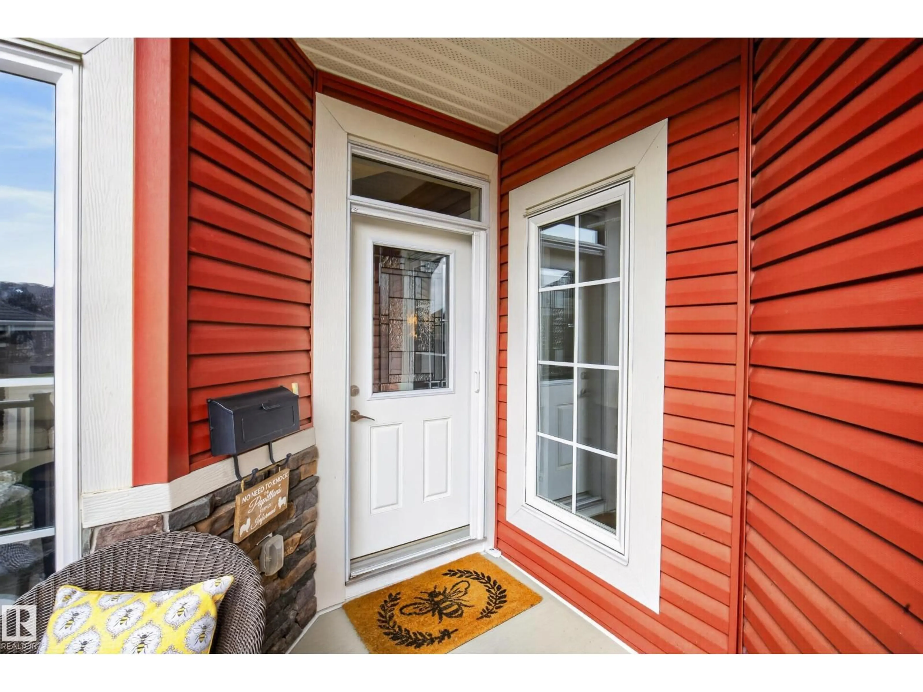 Indoor entryway for #8 - 88 LACOMBE DR, St. Albert Alberta T8N7N3