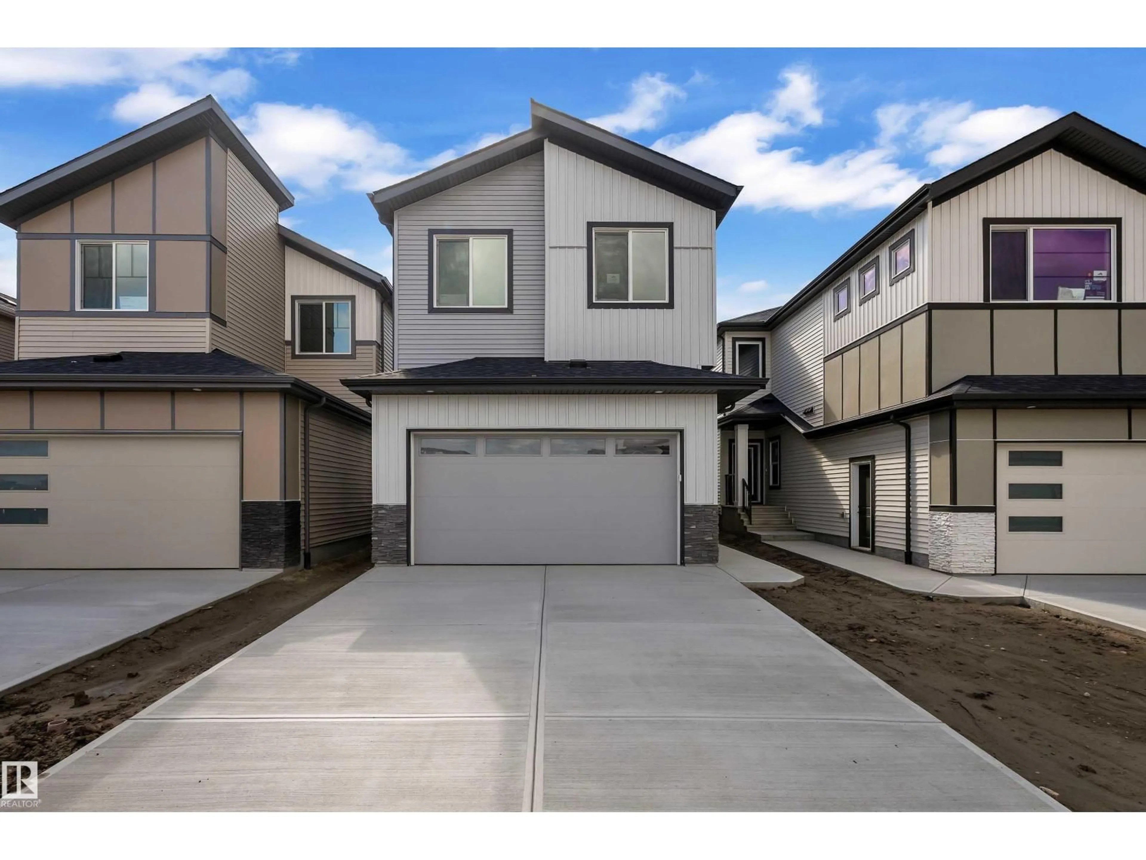 Home with vinyl exterior material, street for 686 BANK DR, Leduc Alberta T9E1W1