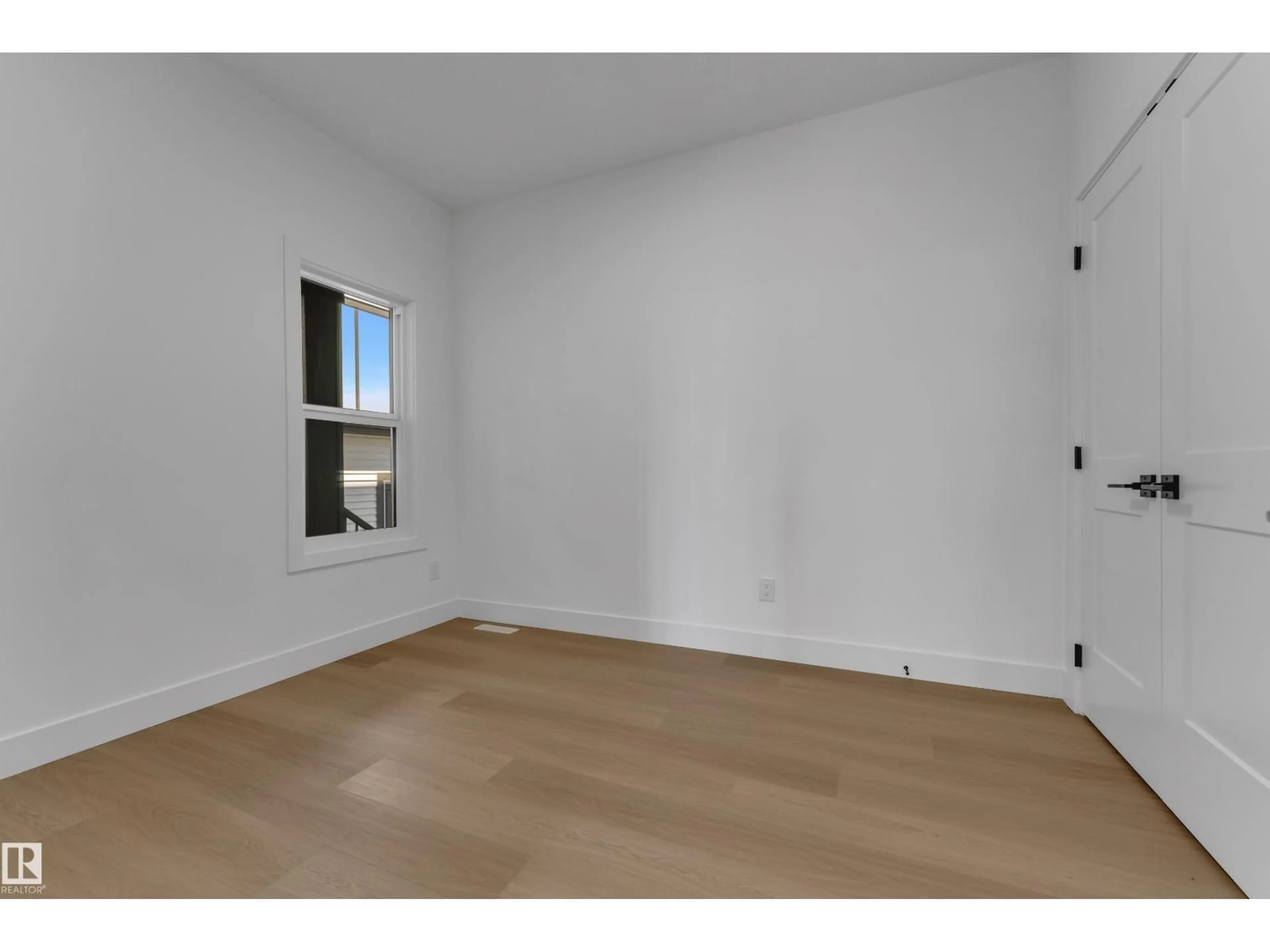 A pic of a room for 686 BANK DR, Leduc Alberta T9E1W1
