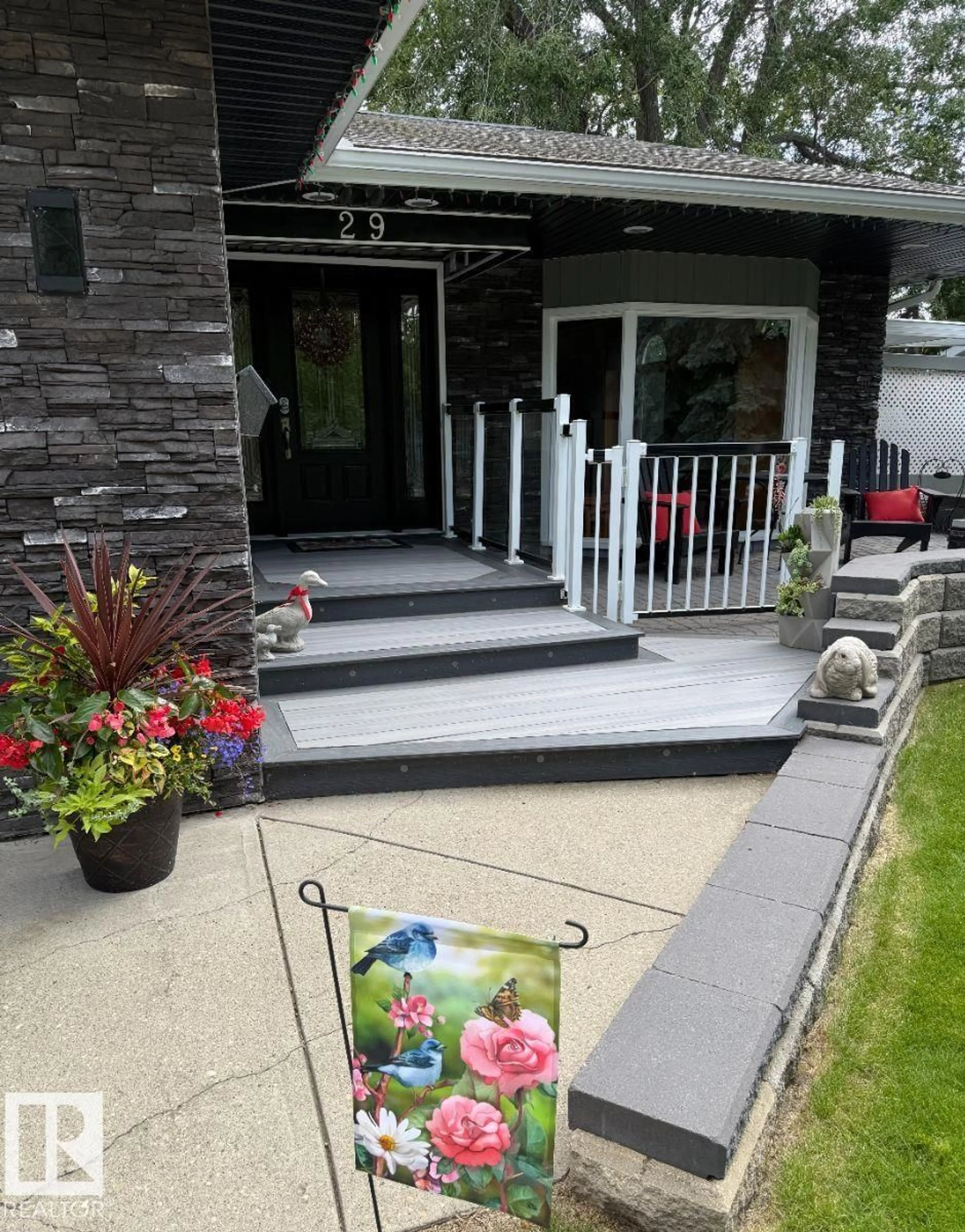 Patio, street for 29 LINDBERGH CR, St. Albert Alberta T8N2S8