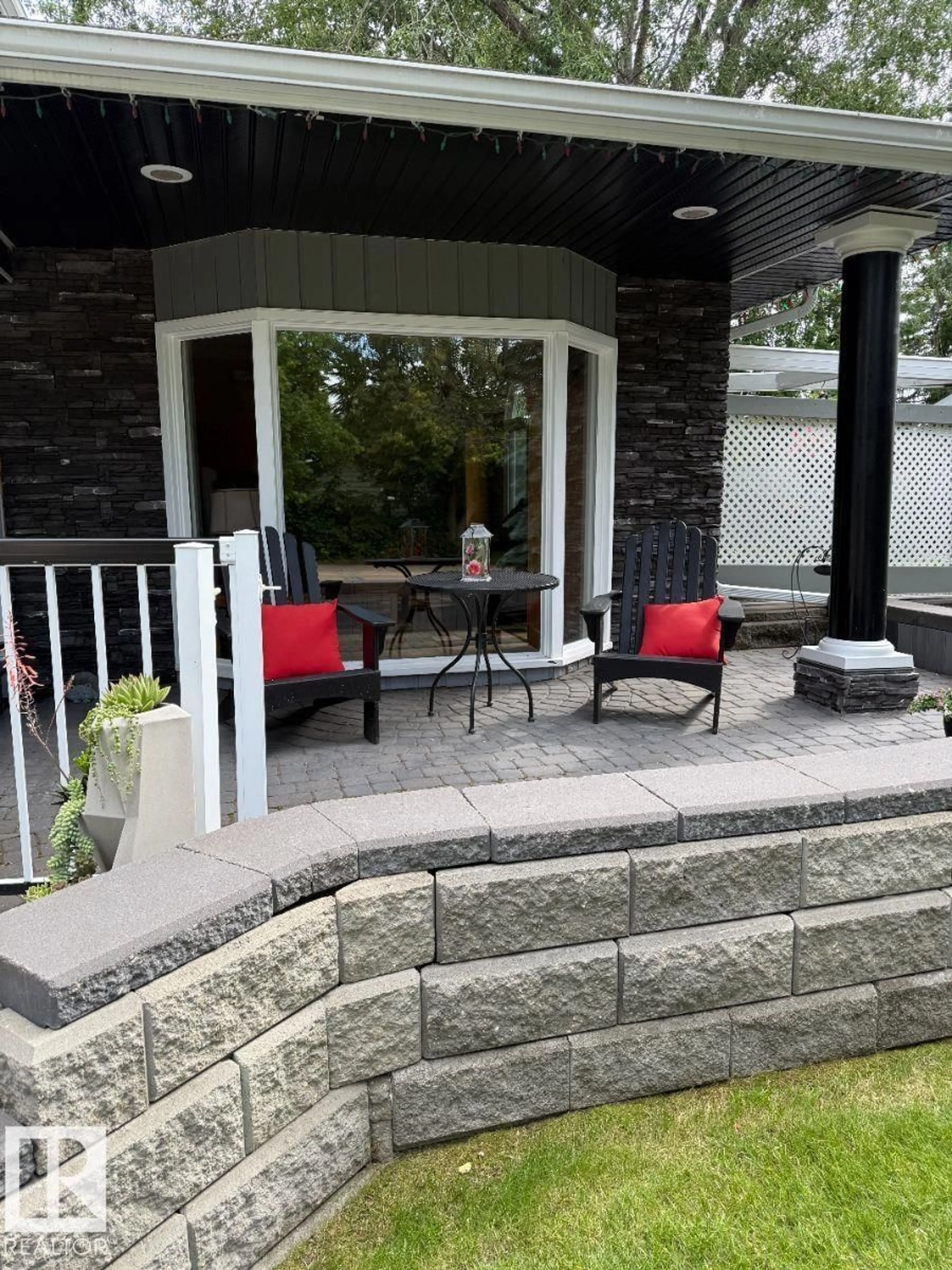 Patio, unknown for 29 LINDBERGH CR, St. Albert Alberta T8N2S8