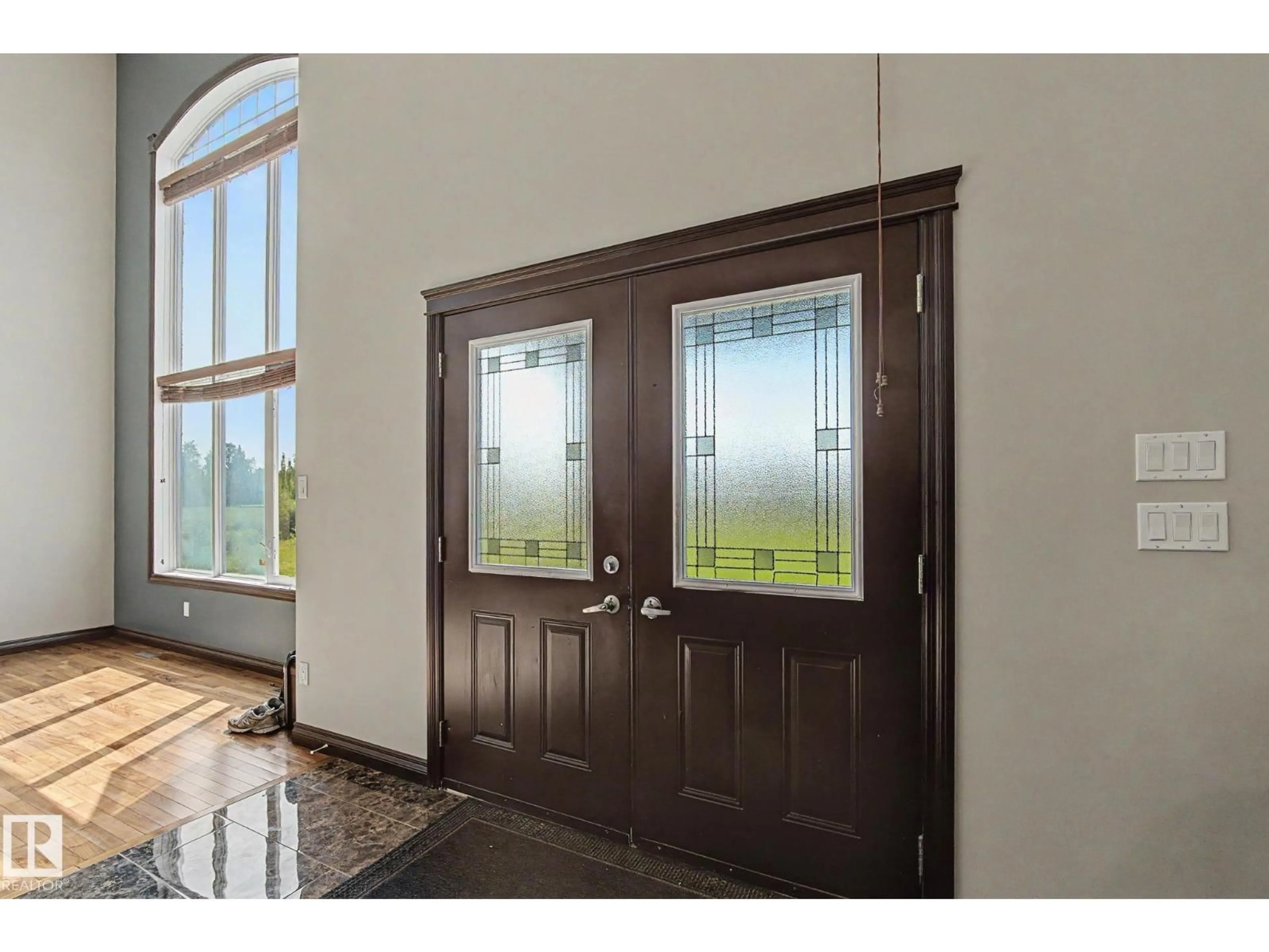 Indoor entryway for SW - 7245 2 ST, Edmonton Alberta T6X2P8
