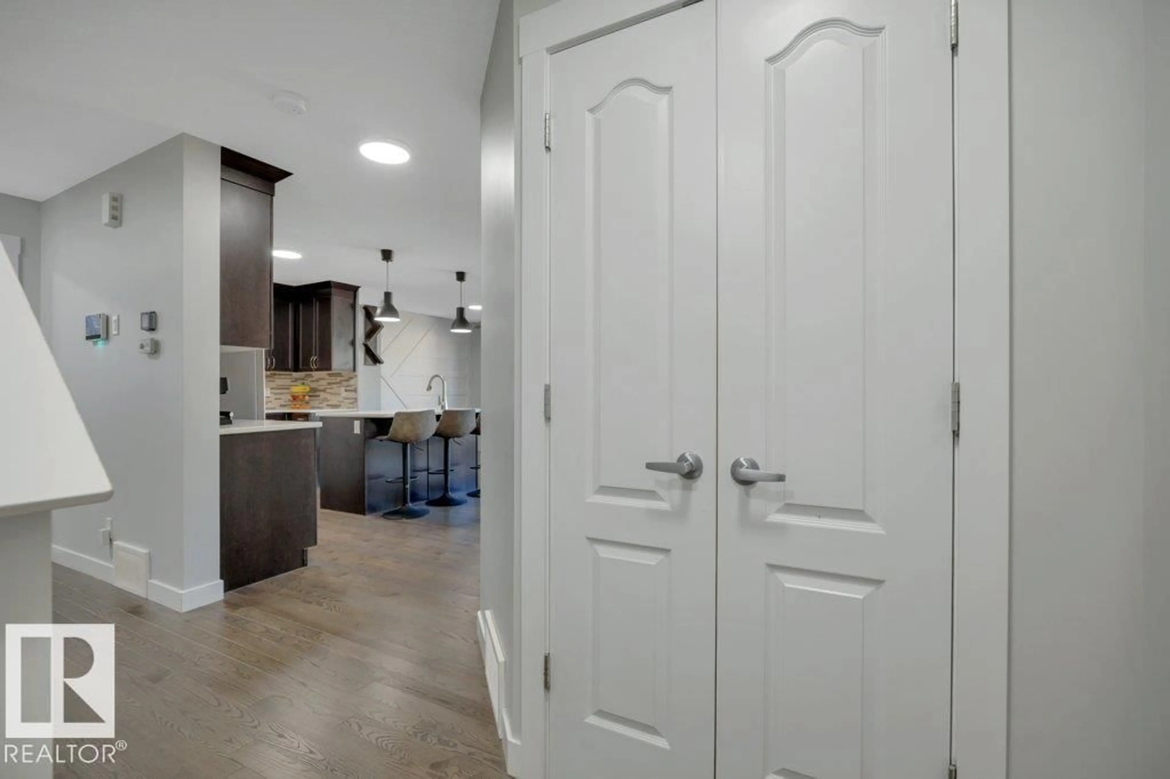 Indoor entryway for NW - 9732 205 ST, Edmonton Alberta T5T4V7