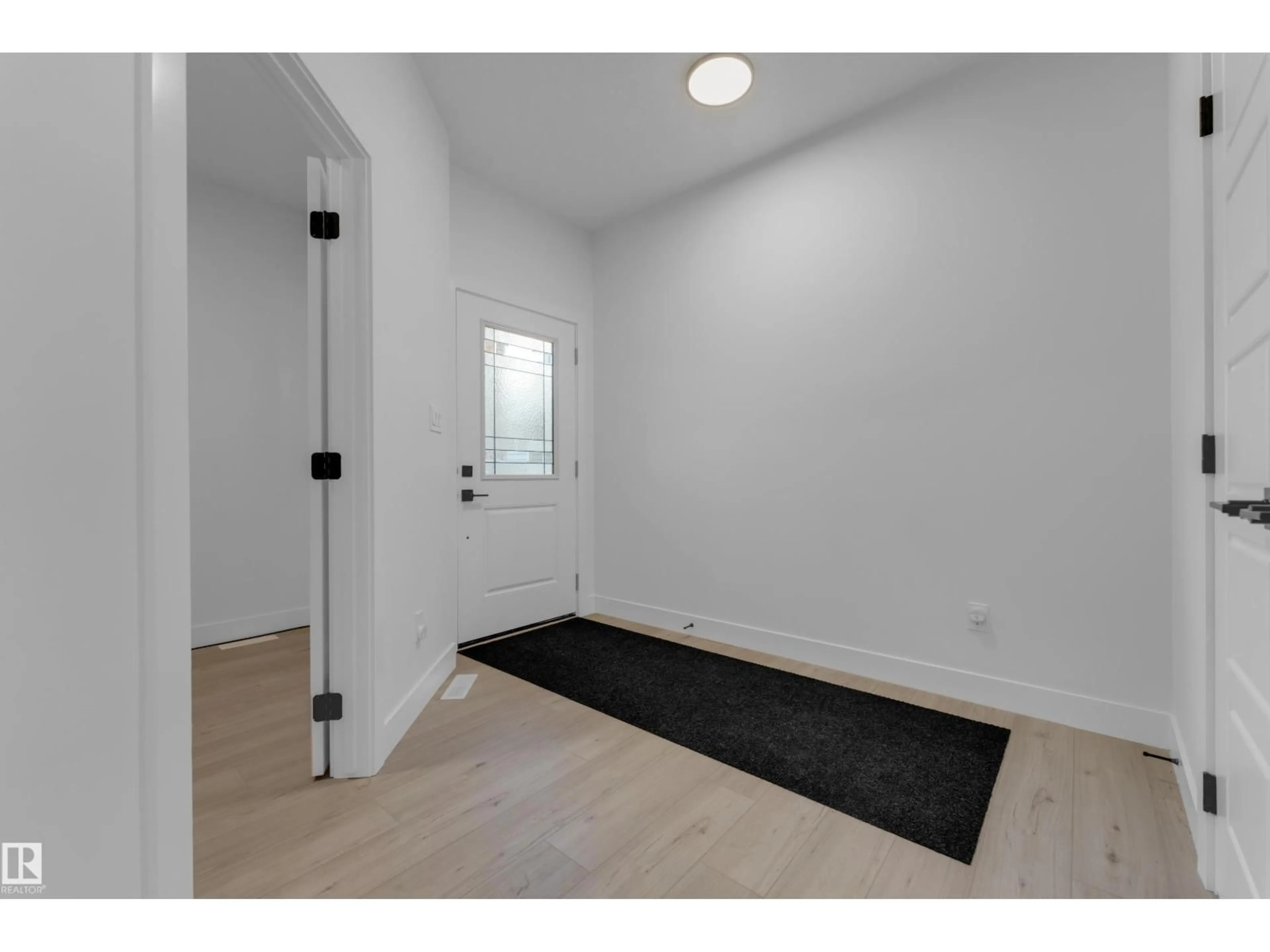 Indoor entryway for 115 HILTON COVE, Spruce Grove Alberta T7X1Y4