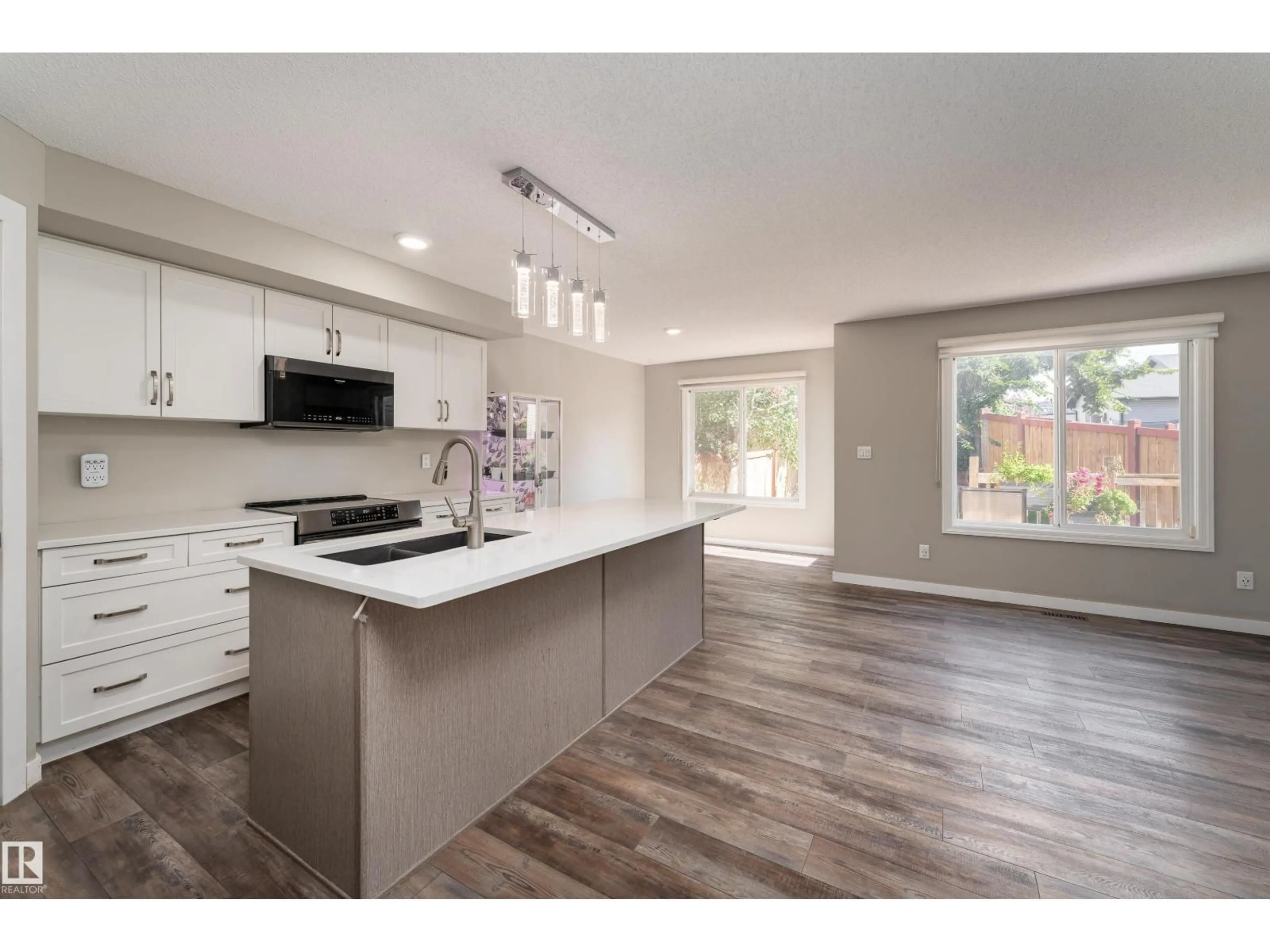 Open concept kitchen, unknown for 101 RUE MONIQUE, Beaumont Alberta T4X0A1