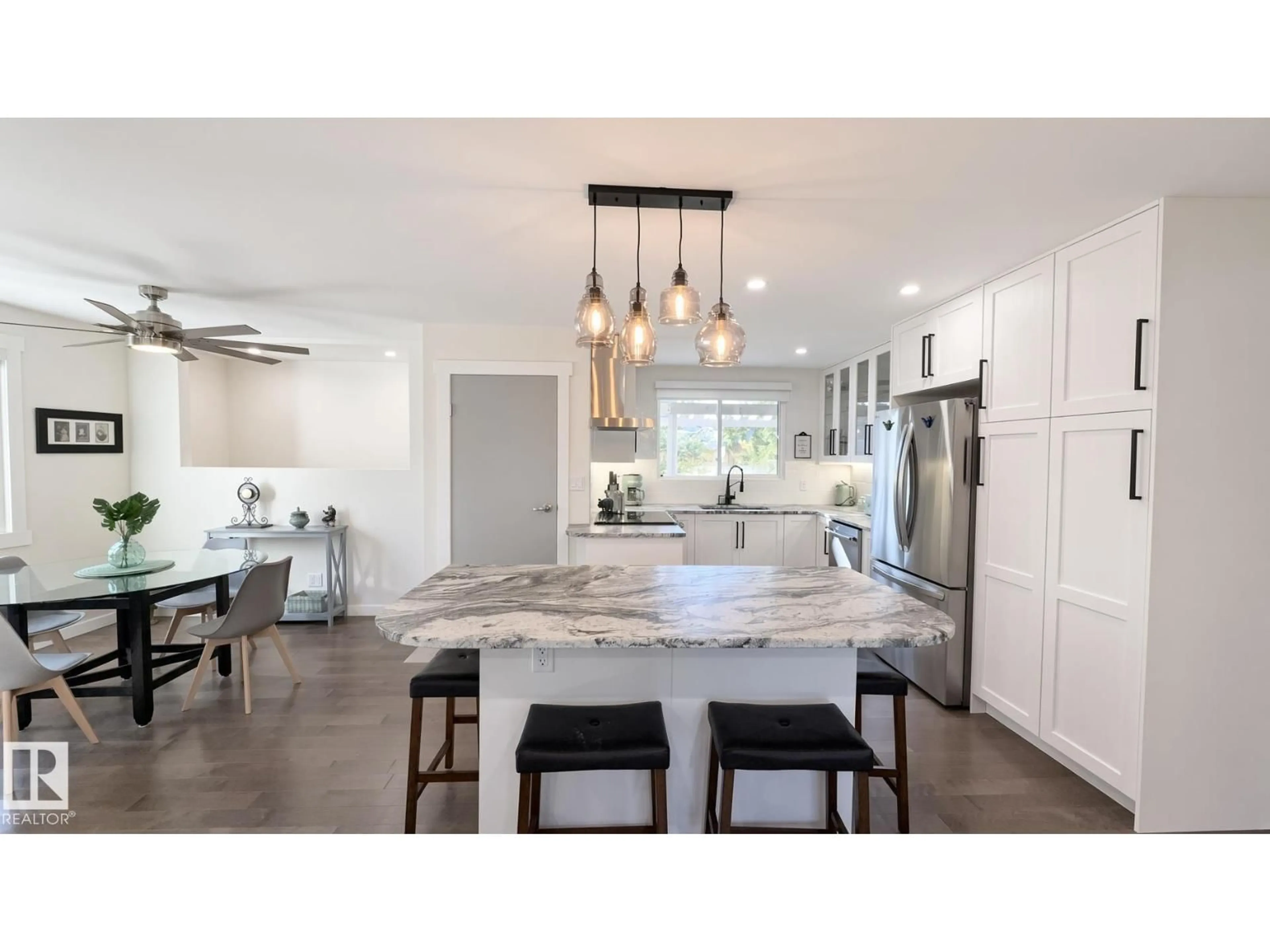 Open concept kitchen, ceramic/tile floor for NW - 3508 106A ST, Edmonton Alberta T6J1A8