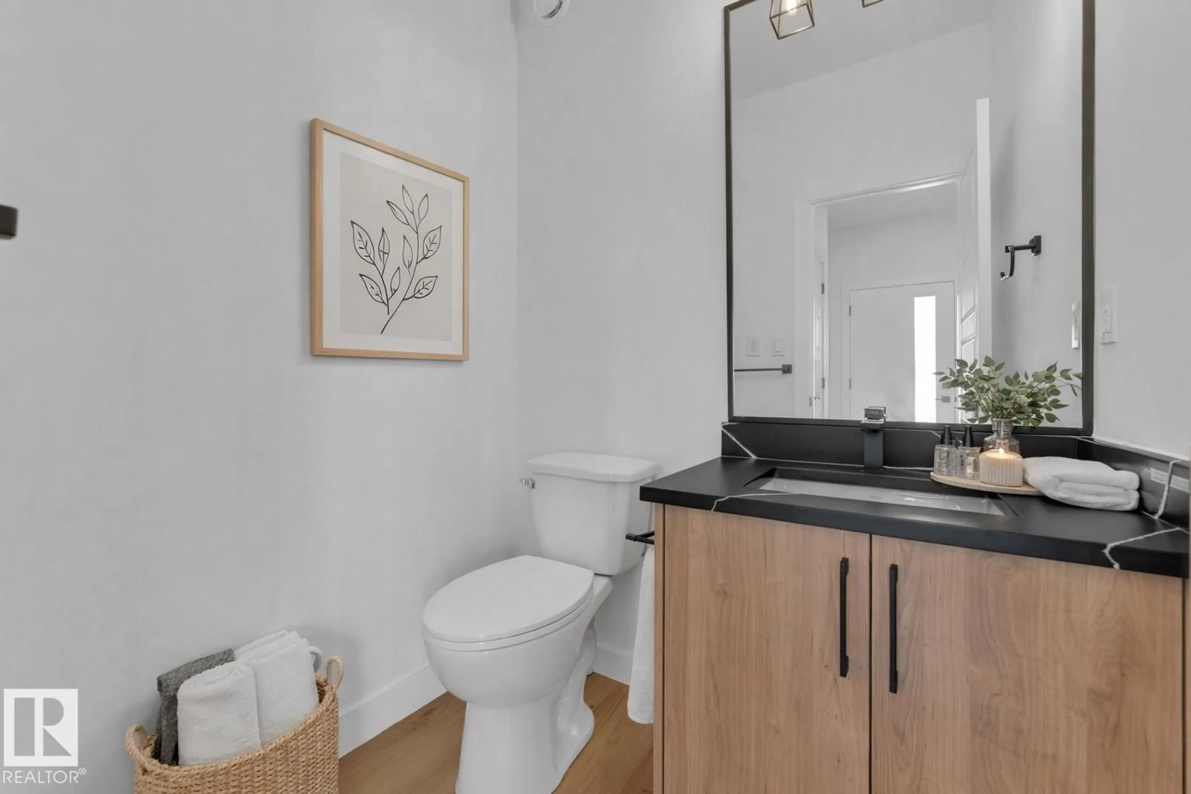 Standard bathroom, unknown for 9817 107A AV, Morinville Alberta T8R2P1