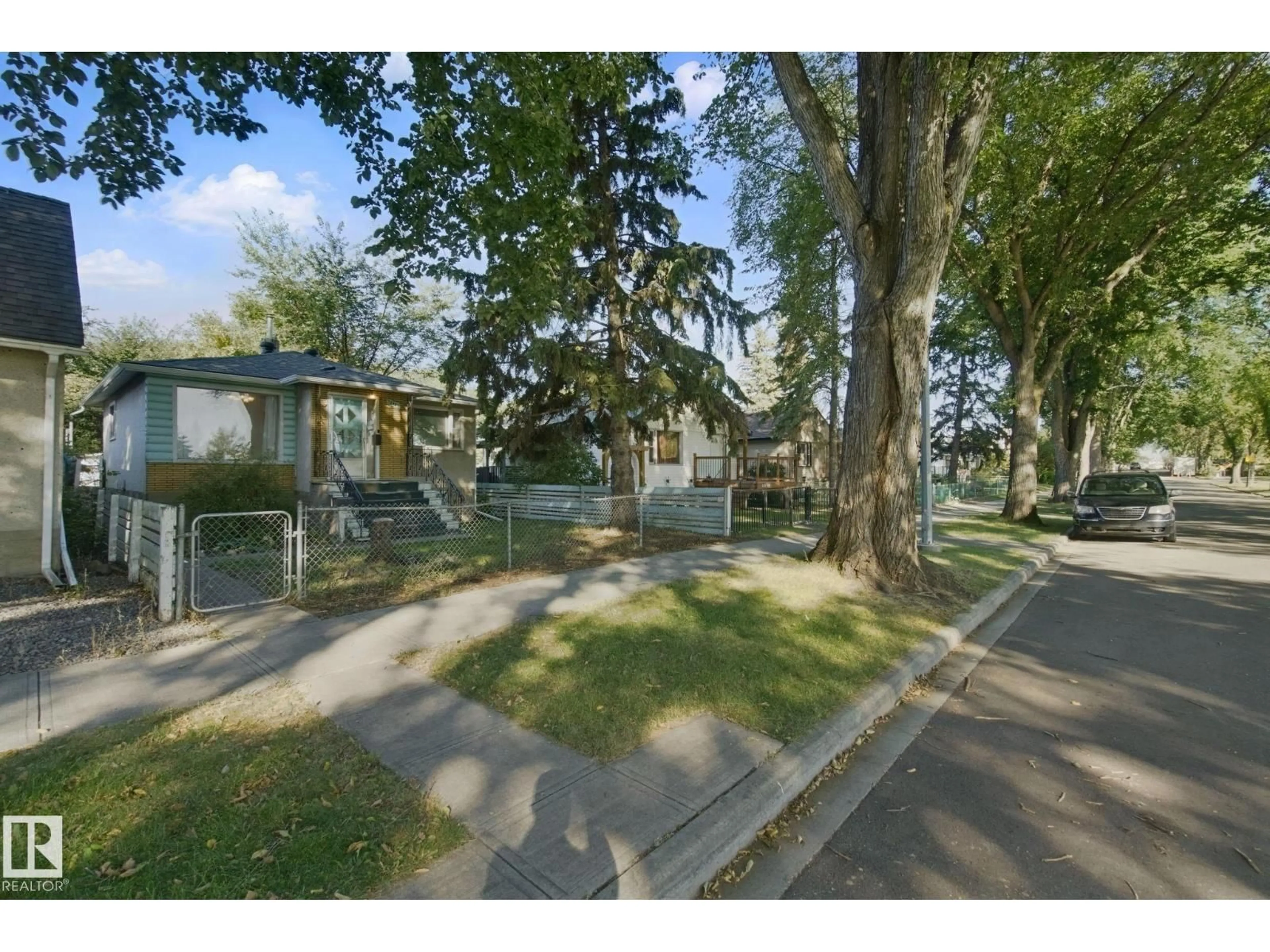 Unknown for 12126 57 ST, Edmonton Alberta T5W3W1