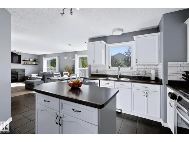 605 FORREST DR, Sherwood Park 3
