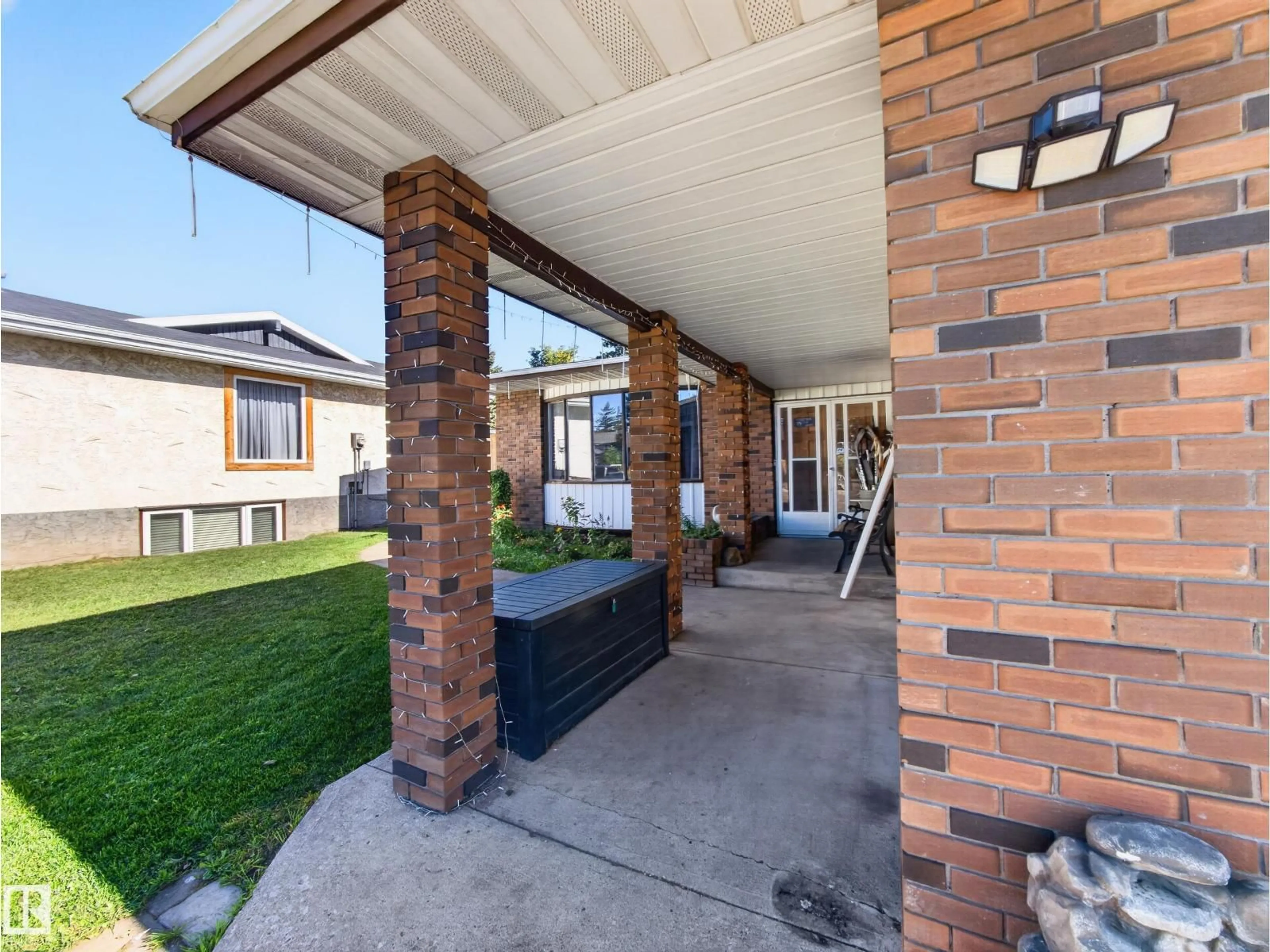 Patio, street for NW - 3515 51 ST, Edmonton Alberta T6L1C7