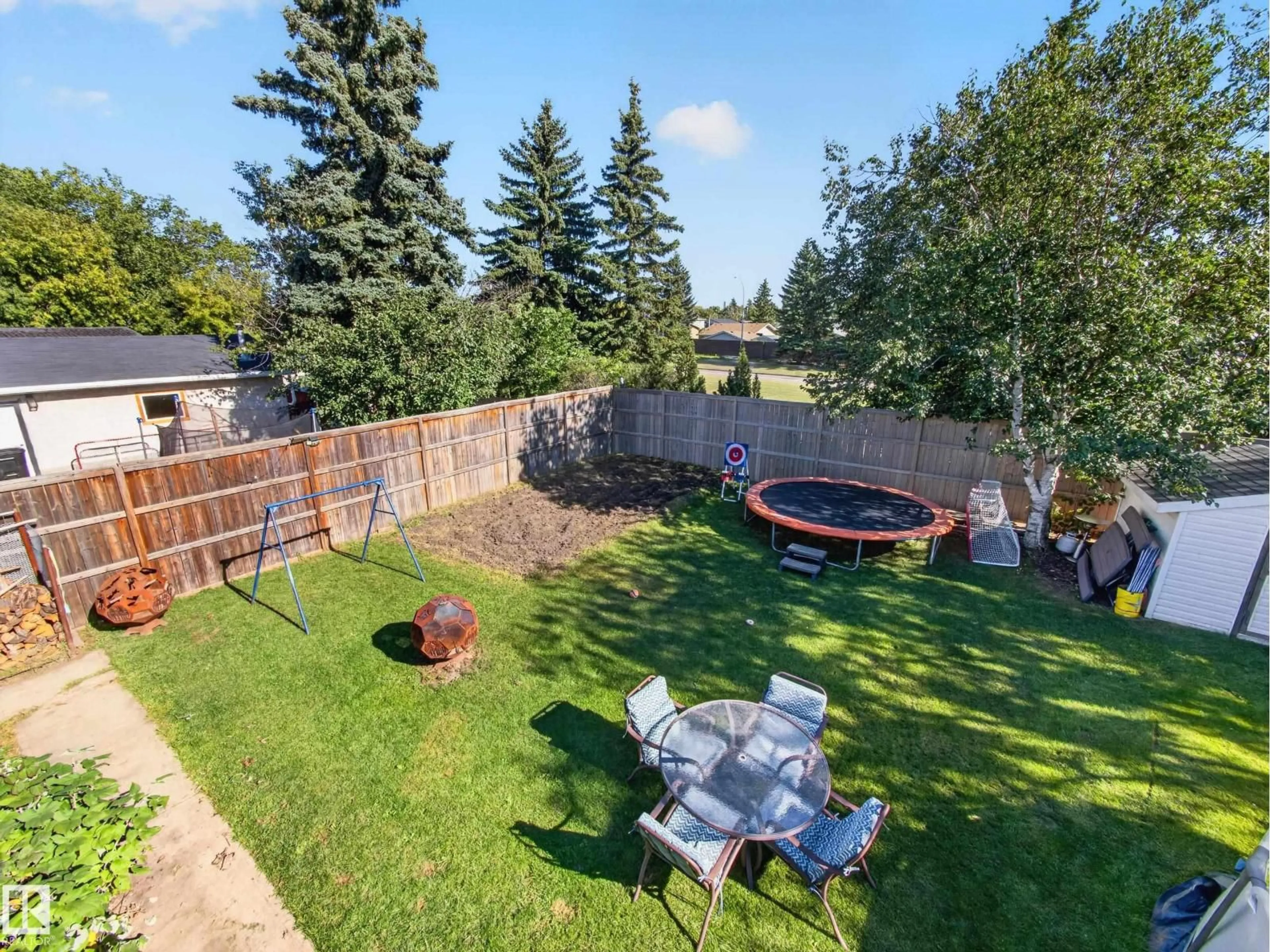 Patio, mountain view for NW - 3515 51 ST, Edmonton Alberta T6L1C7