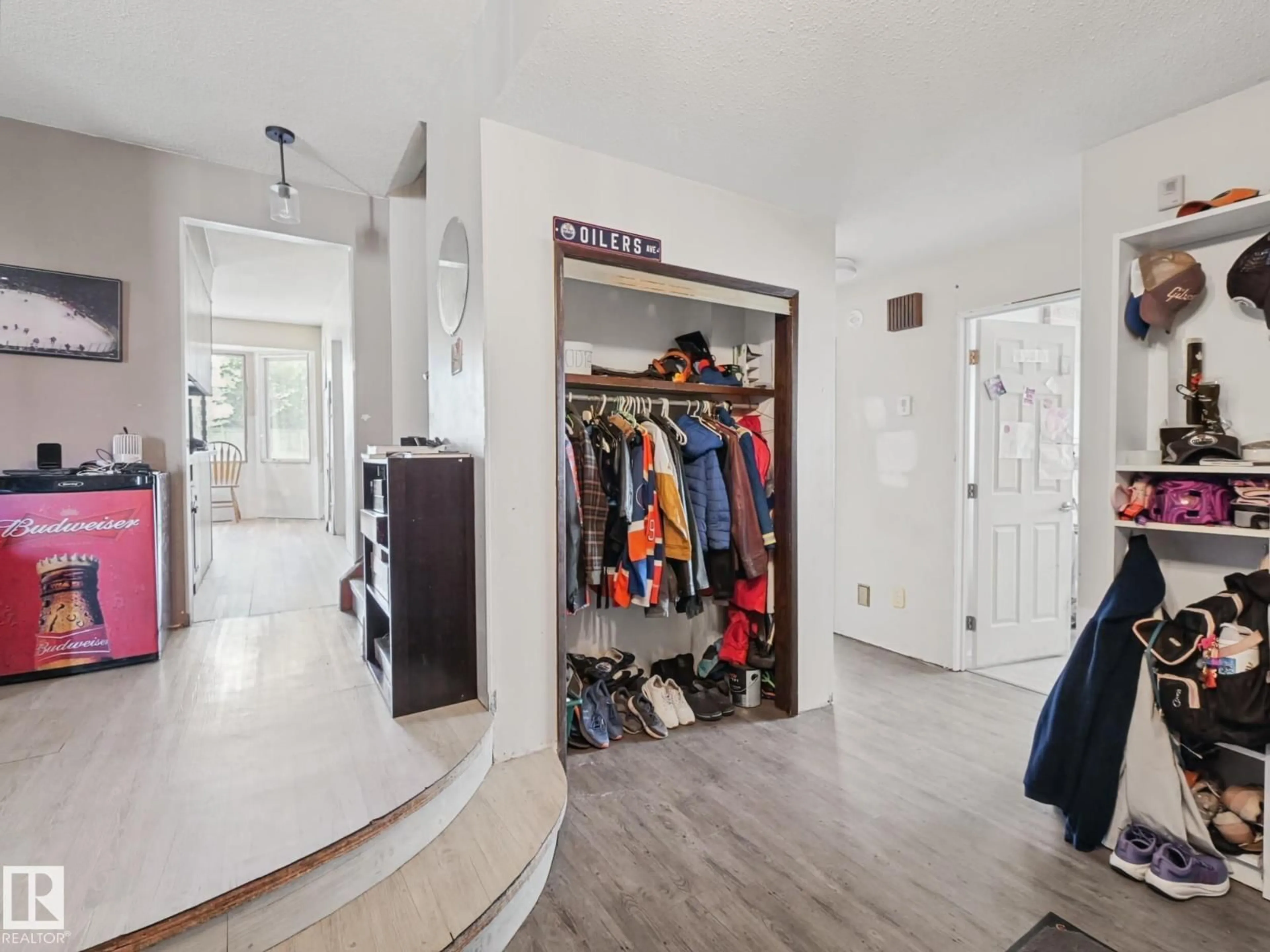 Indoor entryway for NW - 3515 51 ST, Edmonton Alberta T6L1C7