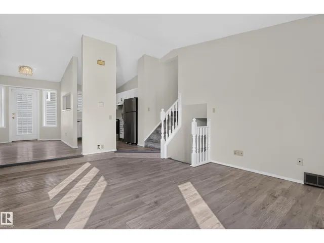 3722 34A AV NW, Edmonton 2