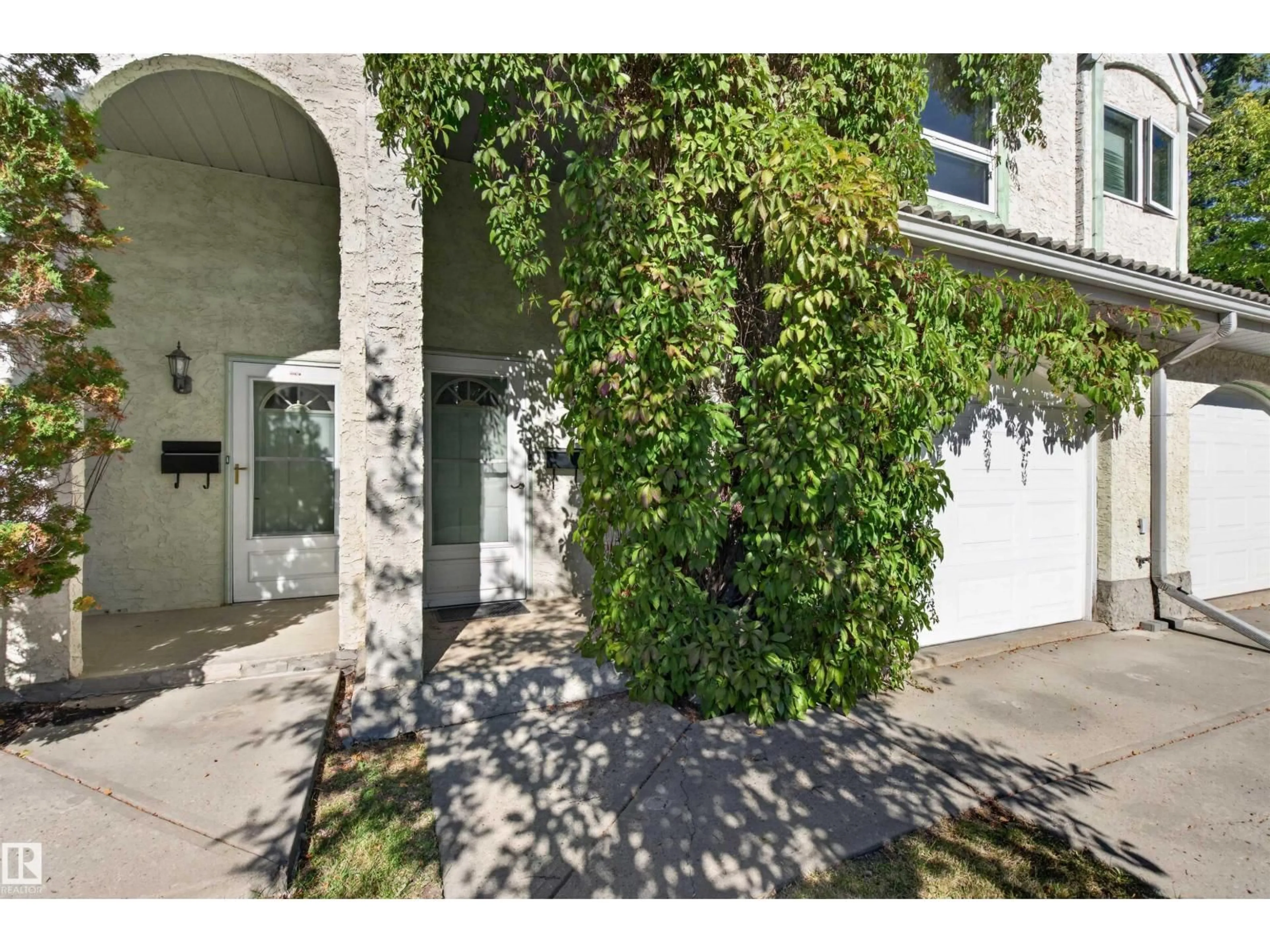 Indoor entryway for #37 - 9520 174 ST, Edmonton Alberta T5T5Z3