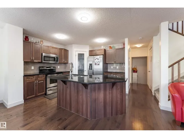 448 REED CR, Leduc 2
