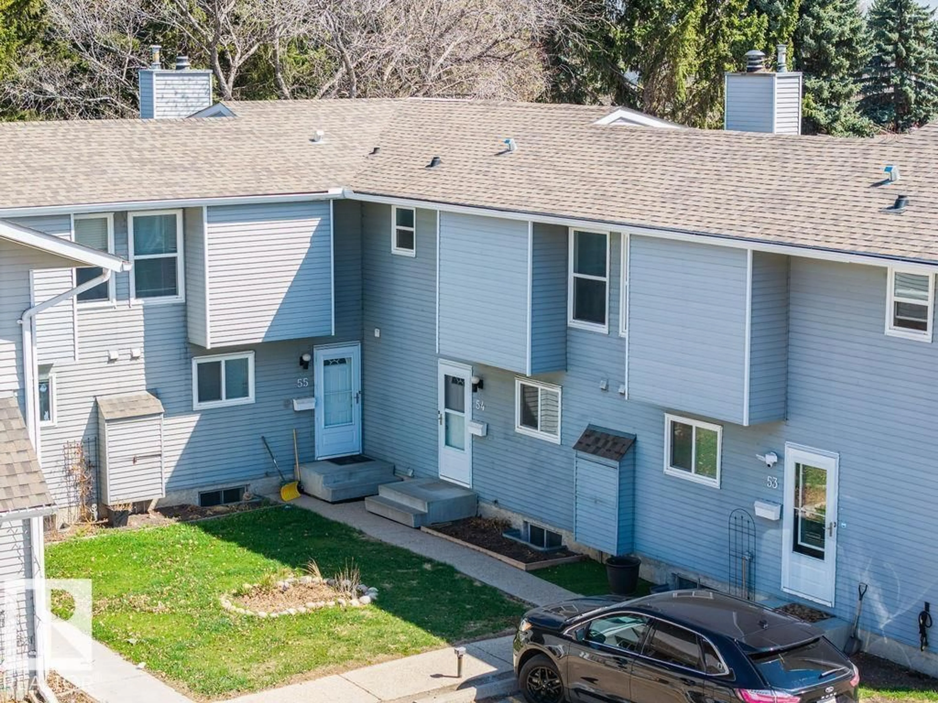 A pic from outside/outdoor area/front of a property/back of a property/a pic from drone, street for 54 - 4403 RIVERBEND RD, Edmonton Alberta T6H5S9