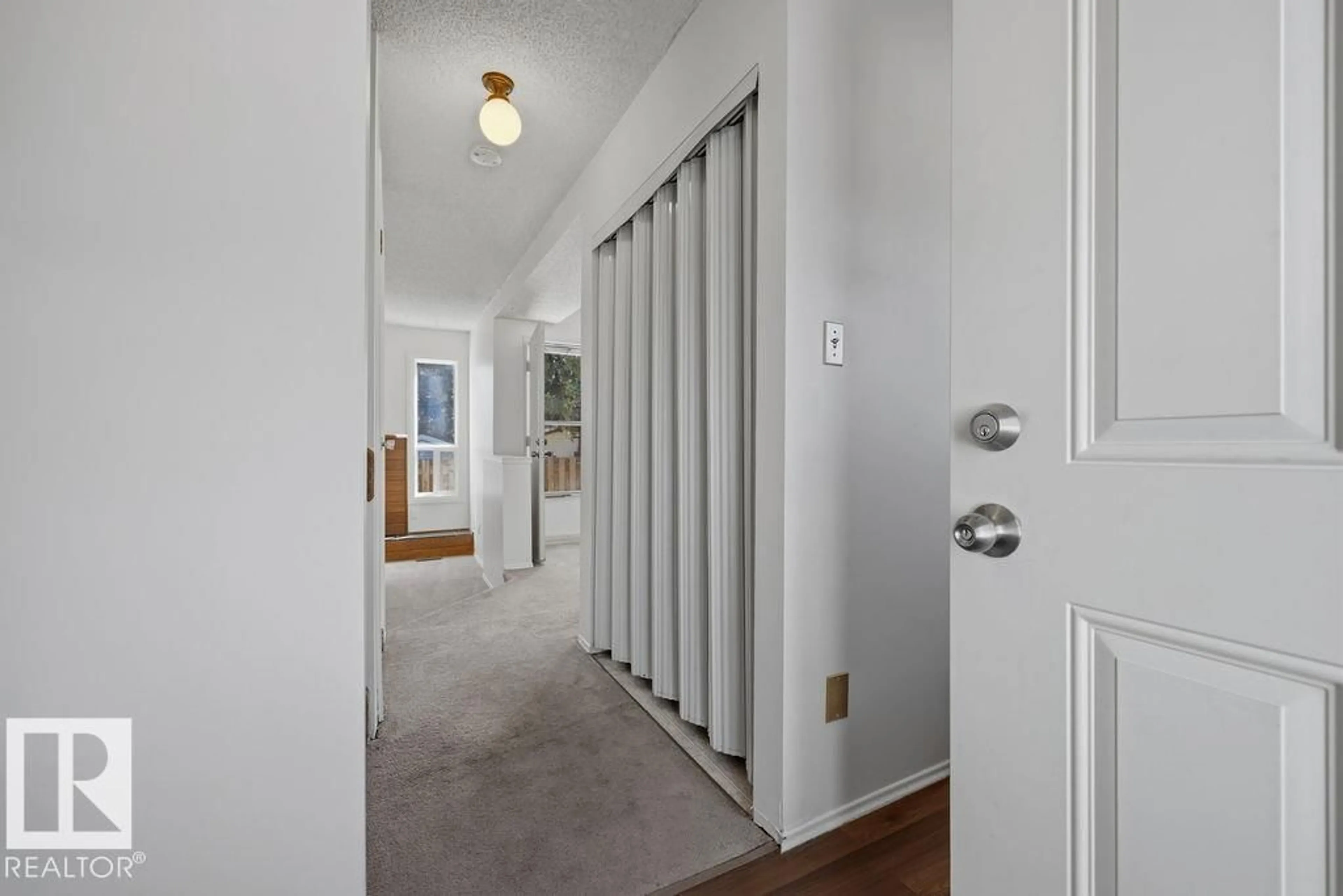 Indoor entryway for 54 - 4403 RIVERBEND RD, Edmonton Alberta T6H5S9