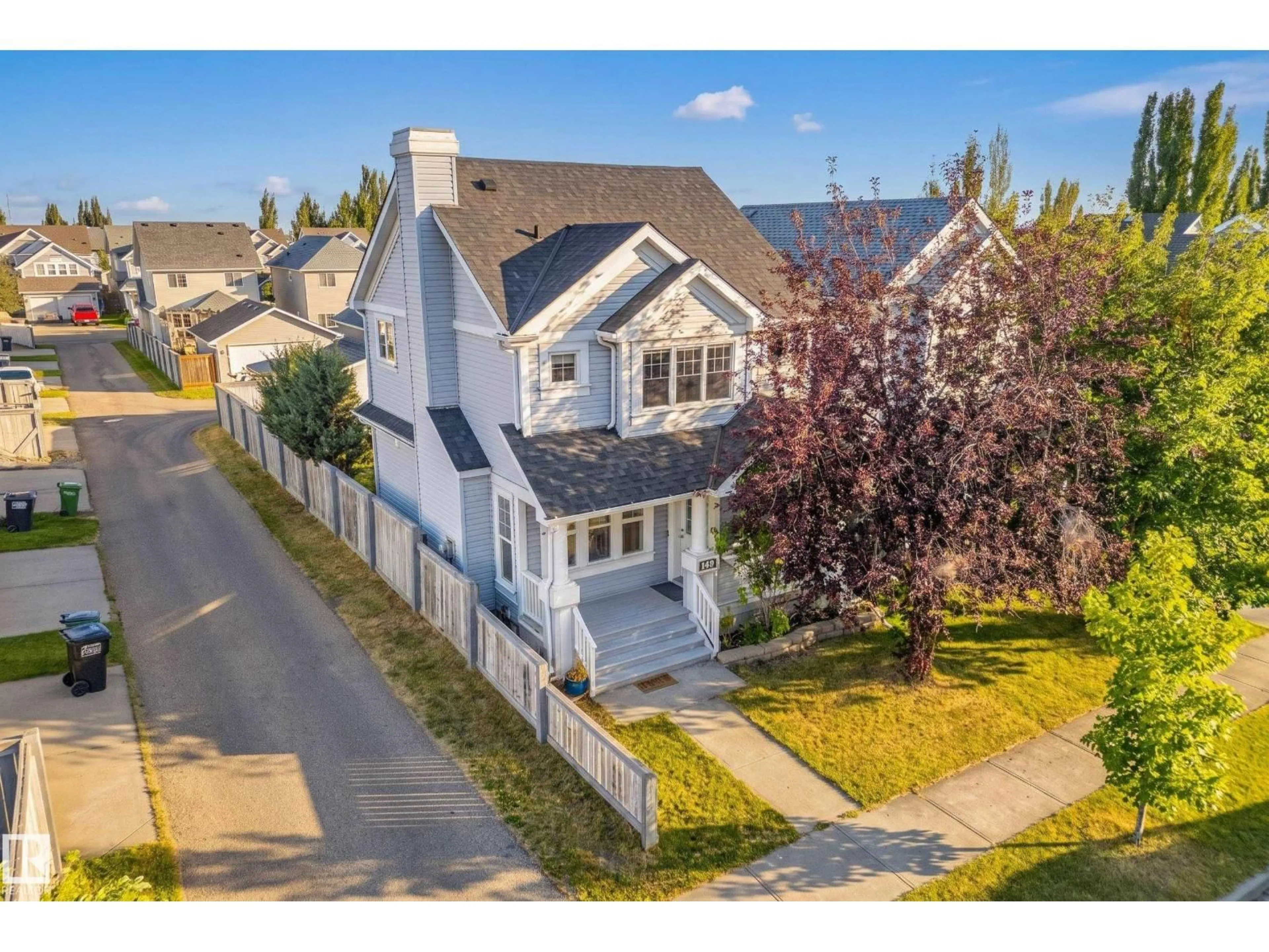 A pic from outside/outdoor area/front of a property/back of a property/a pic from drone, street for 1530 76 ST, Edmonton Alberta T6X1M3