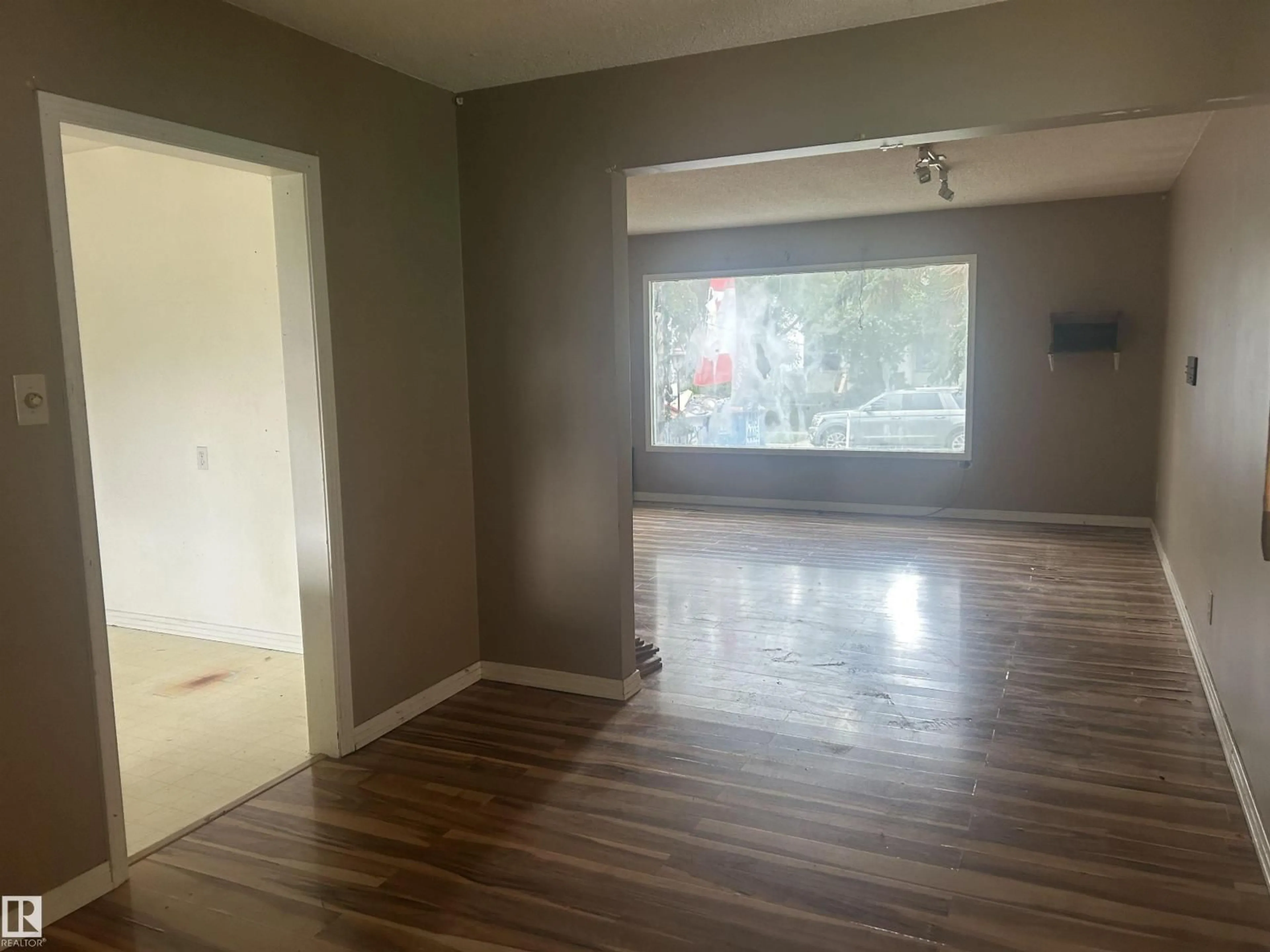 A pic of a room for 10450 69 AV, Edmonton Alberta T6H2C3