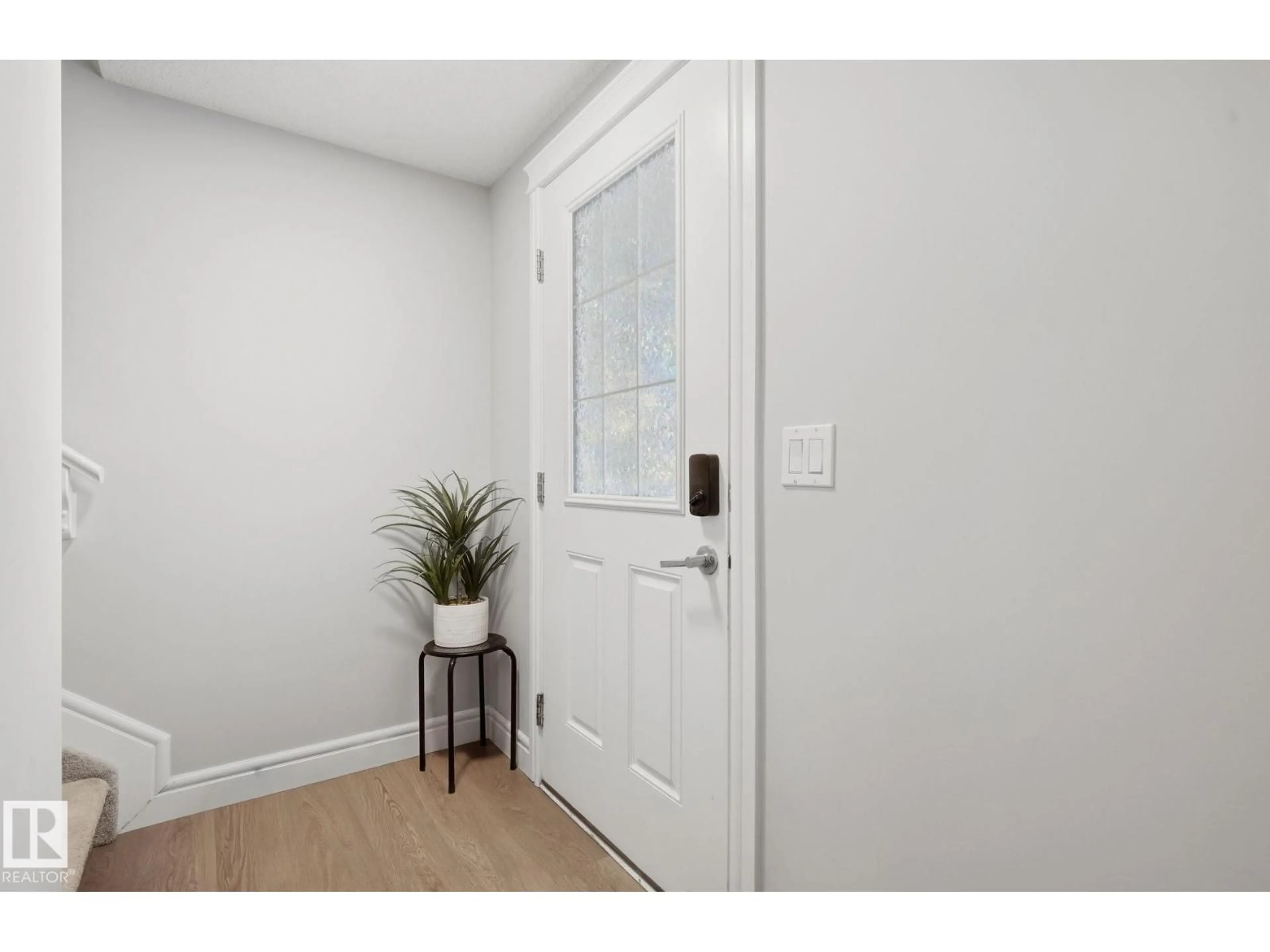 Indoor entryway for NW - 52 16335 84 ST, Edmonton Alberta T5Z0S2