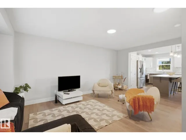 NW - 52 16335 84 ST, Edmonton 5
