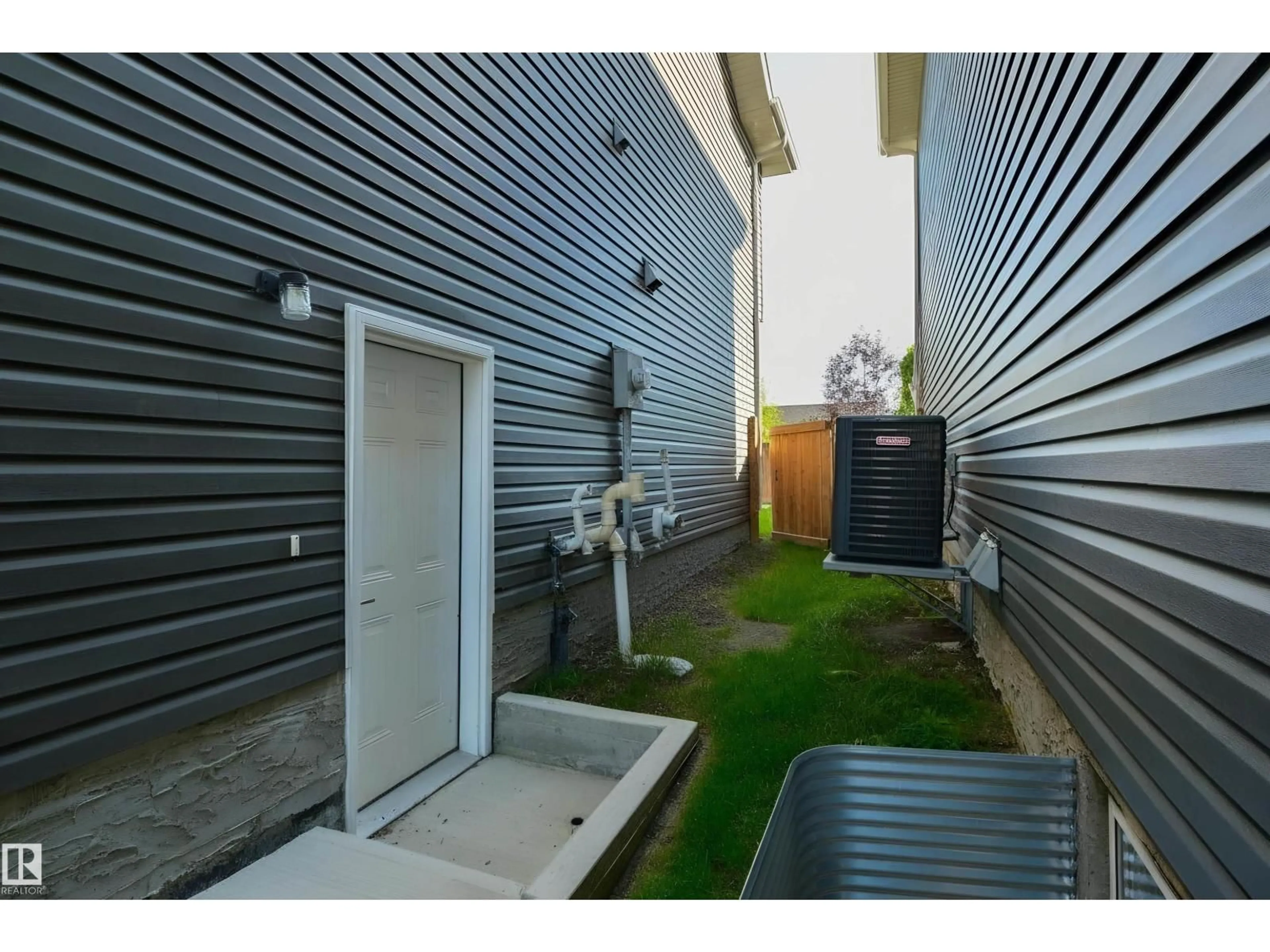 Patio, street for SW - 1419 169 ST, Edmonton Alberta T6W3P7