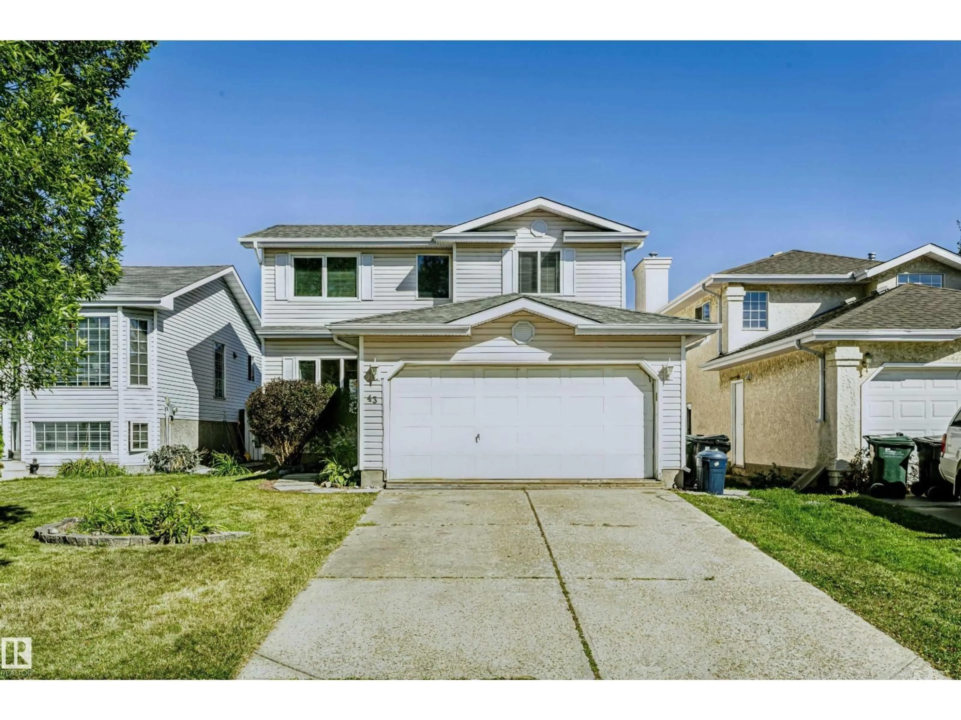 Home with vinyl exterior material, street for 43 DALTON WY, Sherwood Park Alberta T8H1T5