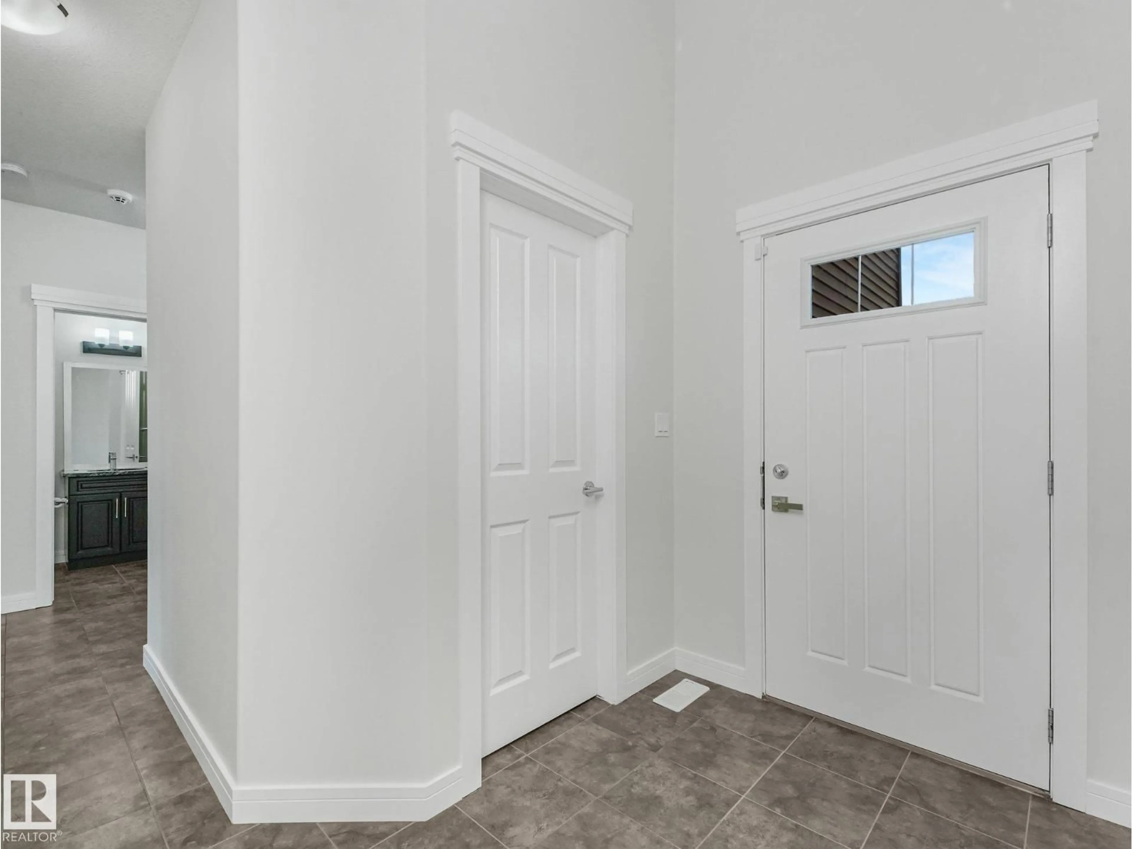 Indoor entryway for 1349 ADAMSON DR, Edmonton Alberta T6W3B9