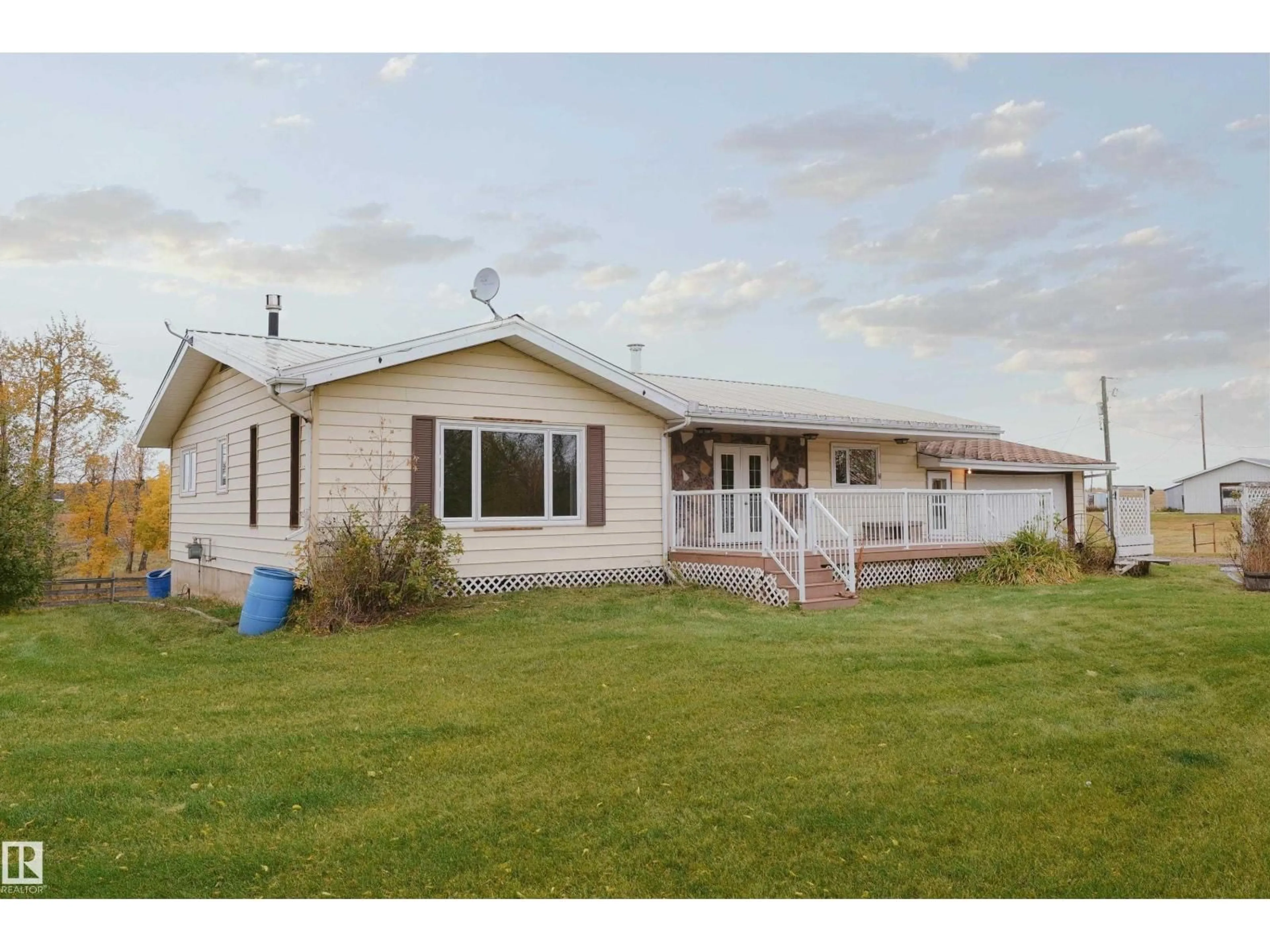Unknown for 61302 RGE RD 50, Rural Barrhead County Alberta T7N1N2