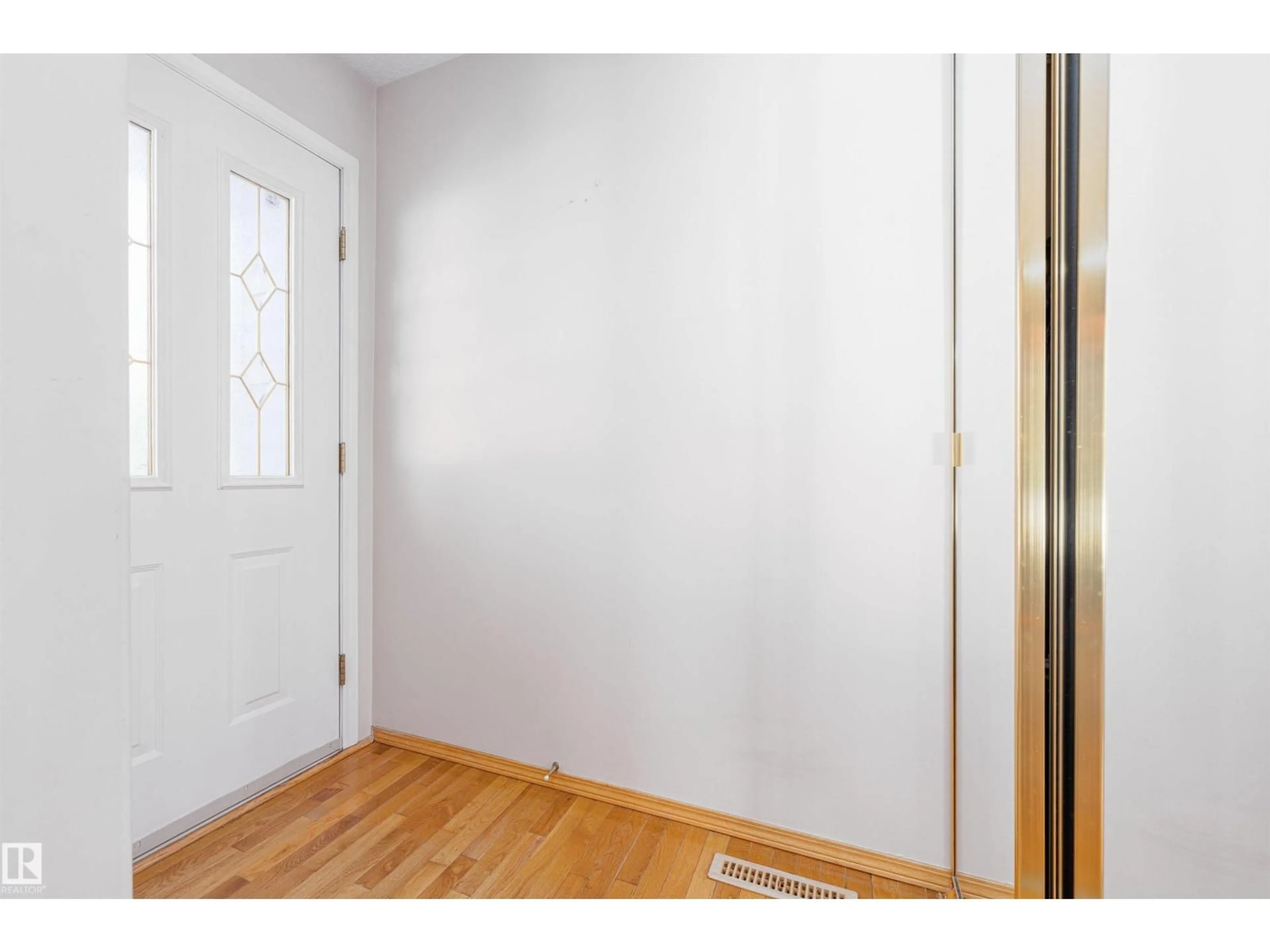 Indoor entryway for NW - 13112 83 ST, Edmonton Alberta T5E2W6