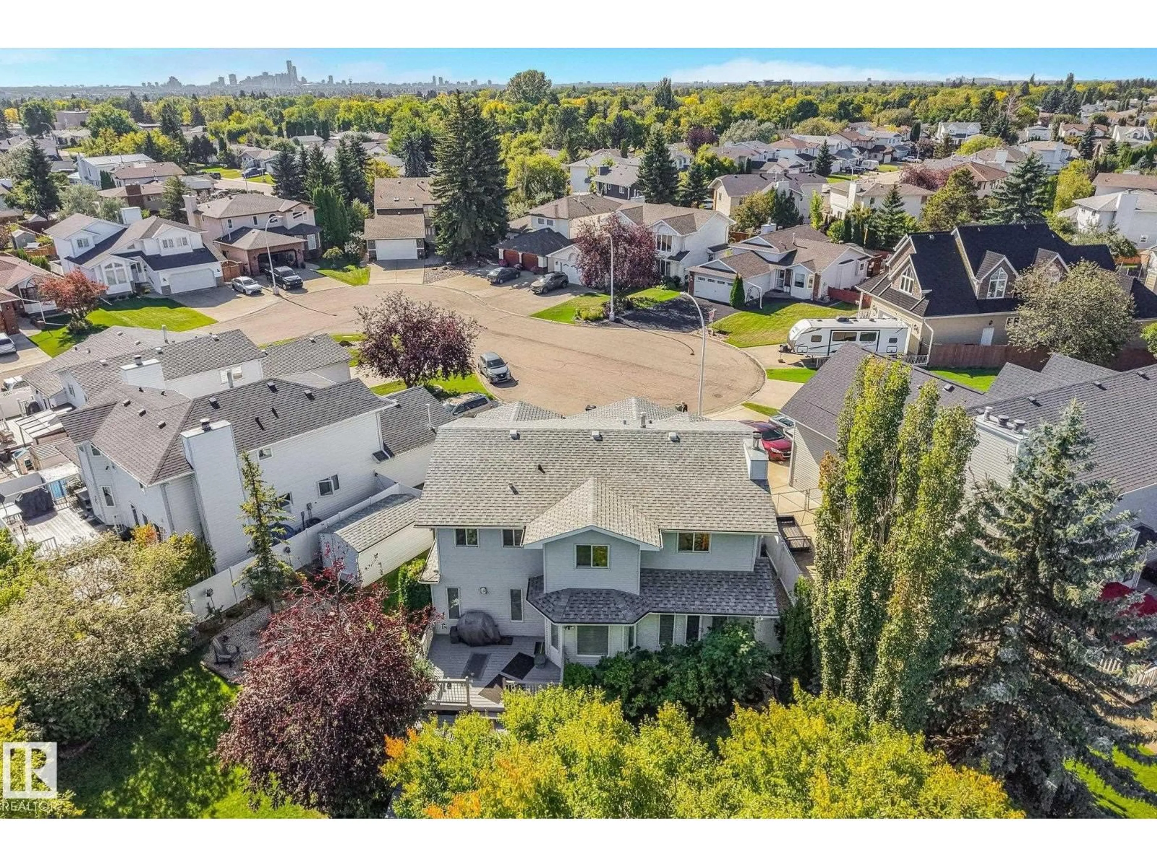 A pic from outside/outdoor area/front of a property/back of a property/a pic from drone, unknown for 5740 152A AV, Edmonton Alberta T5A4X7