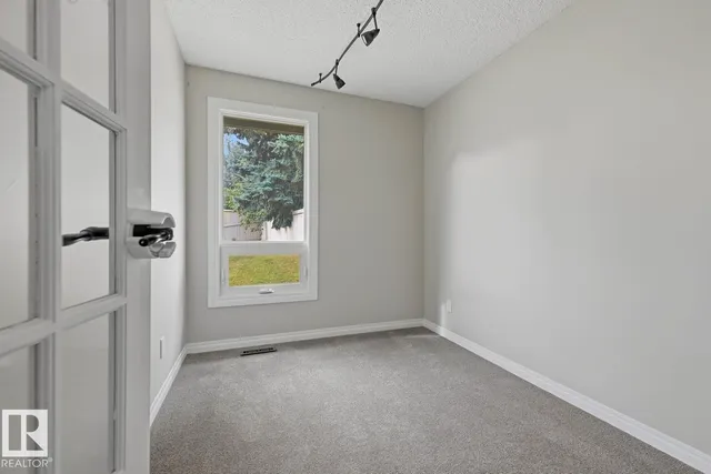 10621 BEAUMARIS RD, Edmonton 3