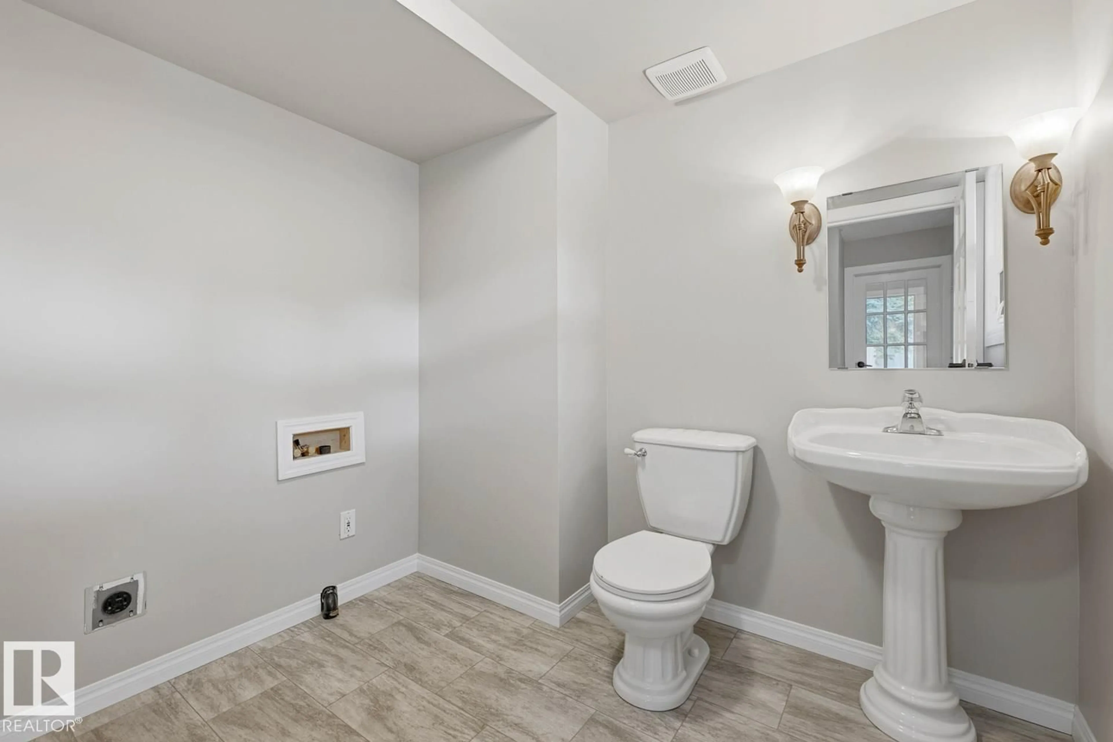 A pic of a room for 10621 BEAUMARIS RD, Edmonton Alberta T5X5J5
